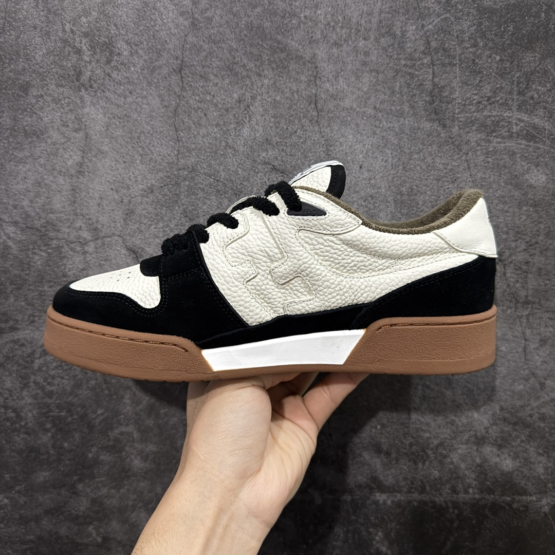 图片[2]-【YS纯原】广奢高端货 FENDI芬迪 Match 绒面皮革 压纹系带 男女同款 黑白红底经典款 ✦ 官方同源渠道 · 原装订单 ✦ 专柜全套包装＋原装配件齐全 ✦ 鞋底内置核心防伪芯片 · 可感应 ✦ FENDI Match 最新爆款情侣款板鞋 ✦ 高工艺无缝细空胶技术 ✦ 贴楦误差仅 0.05mm ✦ 固特异内外锁死工艺 ✦ 最大弯折也不开胶 · 环保无异味 ✦ 麂皮＋胶片拼接鞋面，质感更高级 ✦ Logo内里使用毛巾绒MX，脚感细腻温柔 尺码：35-46-选品中心