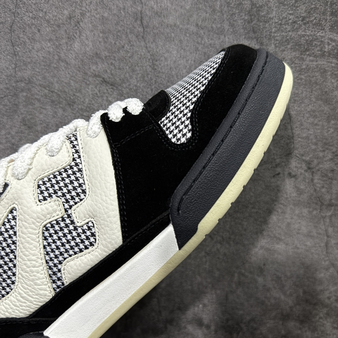 图片[6]-【YS纯原】广奢高端货 FENDI芬迪 Match 绒面皮革 压纹系带 男女同款 黑白红底经典款 ✦ 官方同源渠道 · 原装订单 ✦ 专柜全套包装＋原装配件齐全 ✦ 鞋底内置核心防伪芯片 · 可感应 ✦ FENDI Match 最新爆款情侣款板鞋 ✦ 高工艺无缝细空胶技术 ✦ 贴楦误差仅 0.05mm ✦ 固特异内外锁死工艺 ✦ 最大弯折也不开胶 · 环保无异味 ✦ 麂皮＋胶片拼接鞋面，质感更高级 ✦ Logo内里使用毛巾绒MX，脚感细腻温柔 尺码：35-46-选品中心