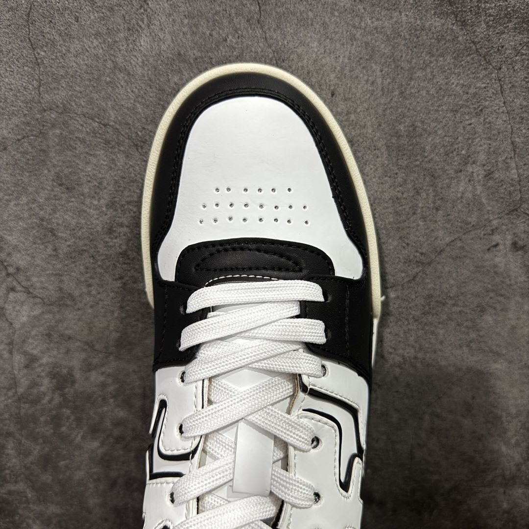 图片[5]-【YS纯原】广奢高端货 FENDI芬迪 Match 绒面皮革 压纹系带 男女同款 黑白红底经典款 ✦ 官方同源渠道 · 原装订单 ✦ 专柜全套包装＋原装配件齐全 ✦ 鞋底内置核心防伪芯片 · 可感应 ✦ FENDI Match 最新爆款情侣款板鞋 ✦ 高工艺无缝细空胶技术 ✦ 贴楦误差仅 0.05mm ✦ 固特异内外锁死工艺 ✦ 最大弯折也不开胶 · 环保无异味 ✦ 麂皮＋胶片拼接鞋面，质感更高级 ✦ Logo内里使用毛巾绒MX，脚感细腻温柔 尺码：35-46-选品中心