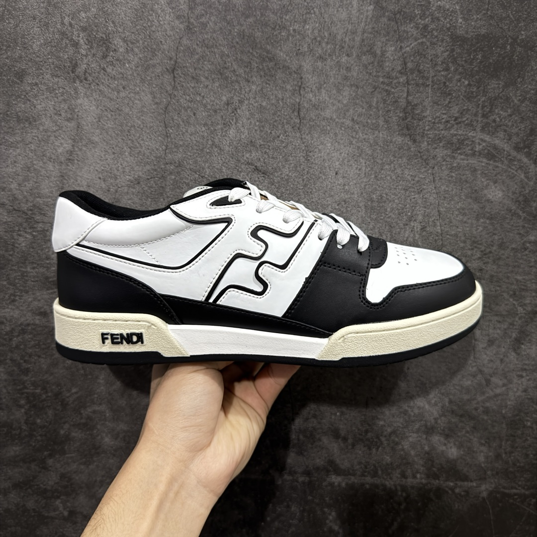 【YS纯原】广奢高端货 FENDI芬迪 Match 绒面皮革 压纹系带 男女同款 黑白红底经典款 ✦ 官方同源渠道 · 原装订单 ✦ 专柜全套包装＋原装配件齐全 ✦ 鞋底内置核心防伪芯片 · 可感应 ✦ FENDI Match 最新爆款情侣款板鞋 ✦ 高工艺无缝细空胶技术 ✦ 贴楦误差仅 0.05mm ✦ 固特异内外锁死工艺 ✦ 最大弯折也不开胶 · 环保无异味 ✦ 麂皮＋胶片拼接鞋面，质感更高级 ✦ Logo内里使用毛巾绒MX，脚感细腻温柔 尺码：35-46-选品中心