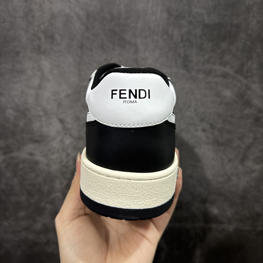 图片[4]-【YS纯原】广奢高端货 FENDI芬迪 Match 绒面皮革 压纹系带 男女同款 黑白红底经典款 ✦ 官方同源渠道 · 原装订单 ✦ 专柜全套包装＋原装配件齐全 ✦ 鞋底内置核心防伪芯片 · 可感应 ✦ FENDI Match 最新爆款情侣款板鞋 ✦ 高工艺无缝细空胶技术 ✦ 贴楦误差仅 0.05mm ✦ 固特异内外锁死工艺 ✦ 最大弯折也不开胶 · 环保无异味 ✦ 麂皮＋胶片拼接鞋面，质感更高级 ✦ Logo内里使用毛巾绒MX，脚感细腻温柔 尺码：35-46-选品中心