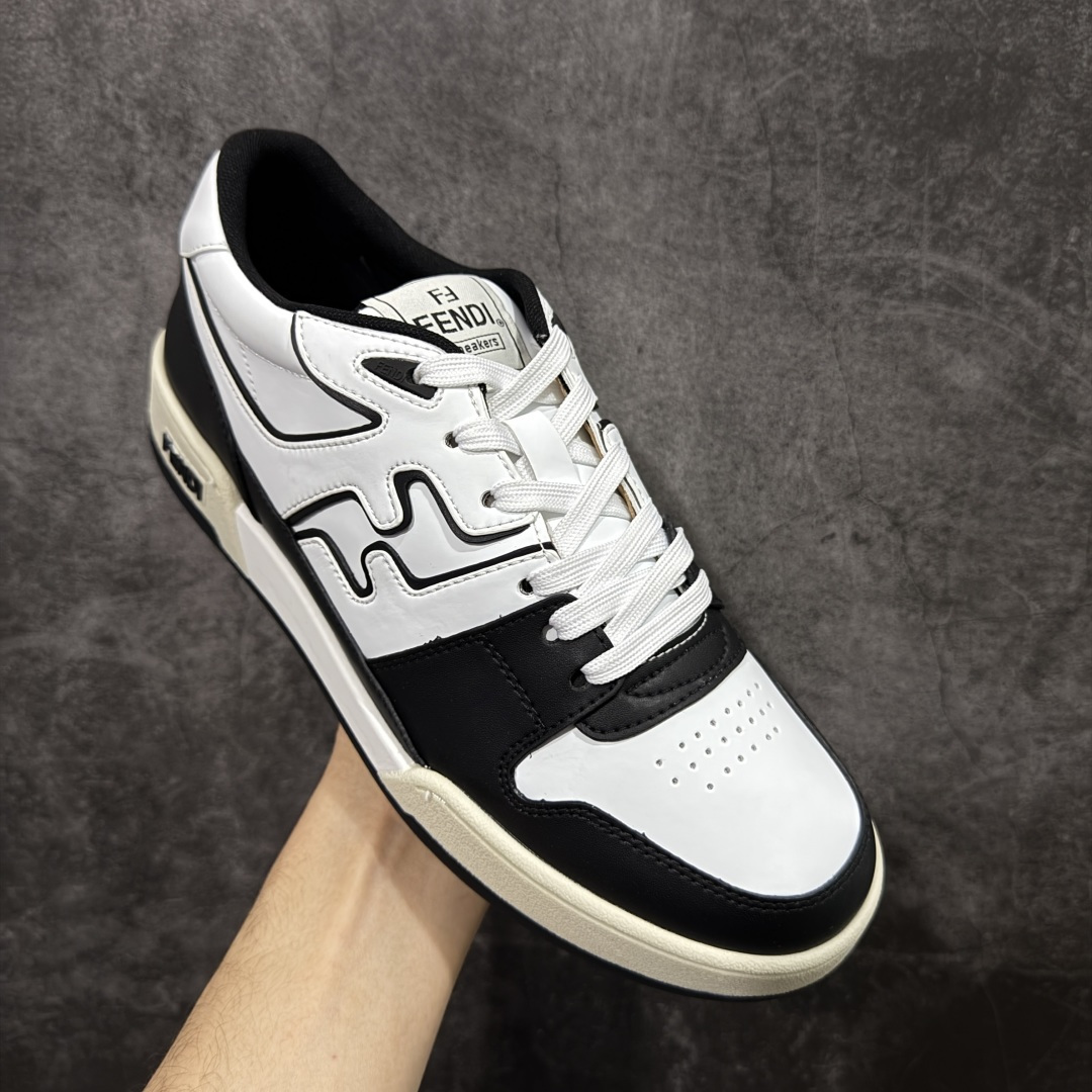 图片[3]-【YS纯原】广奢高端货 FENDI芬迪 Match 绒面皮革 压纹系带 男女同款 黑白红底经典款 ✦ 官方同源渠道 · 原装订单 ✦ 专柜全套包装＋原装配件齐全 ✦ 鞋底内置核心防伪芯片 · 可感应 ✦ FENDI Match 最新爆款情侣款板鞋 ✦ 高工艺无缝细空胶技术 ✦ 贴楦误差仅 0.05mm ✦ 固特异内外锁死工艺 ✦ 最大弯折也不开胶 · 环保无异味 ✦ 麂皮＋胶片拼接鞋面，质感更高级 ✦ Logo内里使用毛巾绒MX，脚感细腻温柔 尺码：35-46-选品中心