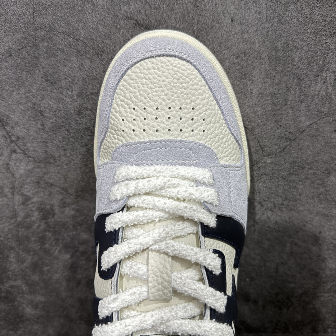 图片[5]-【YS纯原】广奢高端货 FENDI芬迪 Match 绒面皮革 压纹系带 男女同款 黑白红底经典款 ✦ 官方同源渠道 · 原装订单 ✦ 专柜全套包装＋原装配件齐全 ✦ 鞋底内置核心防伪芯片 · 可感应 ✦ FENDI Match 最新爆款情侣款板鞋 ✦ 高工艺无缝细空胶技术 ✦ 贴楦误差仅 0.05mm ✦ 固特异内外锁死工艺 ✦ 最大弯折也不开胶 · 环保无异味 ✦ 麂皮＋胶片拼接鞋面，质感更高级 ✦ Logo内里使用毛巾绒MX，脚感细腻温柔 尺码：35-46-选品中心