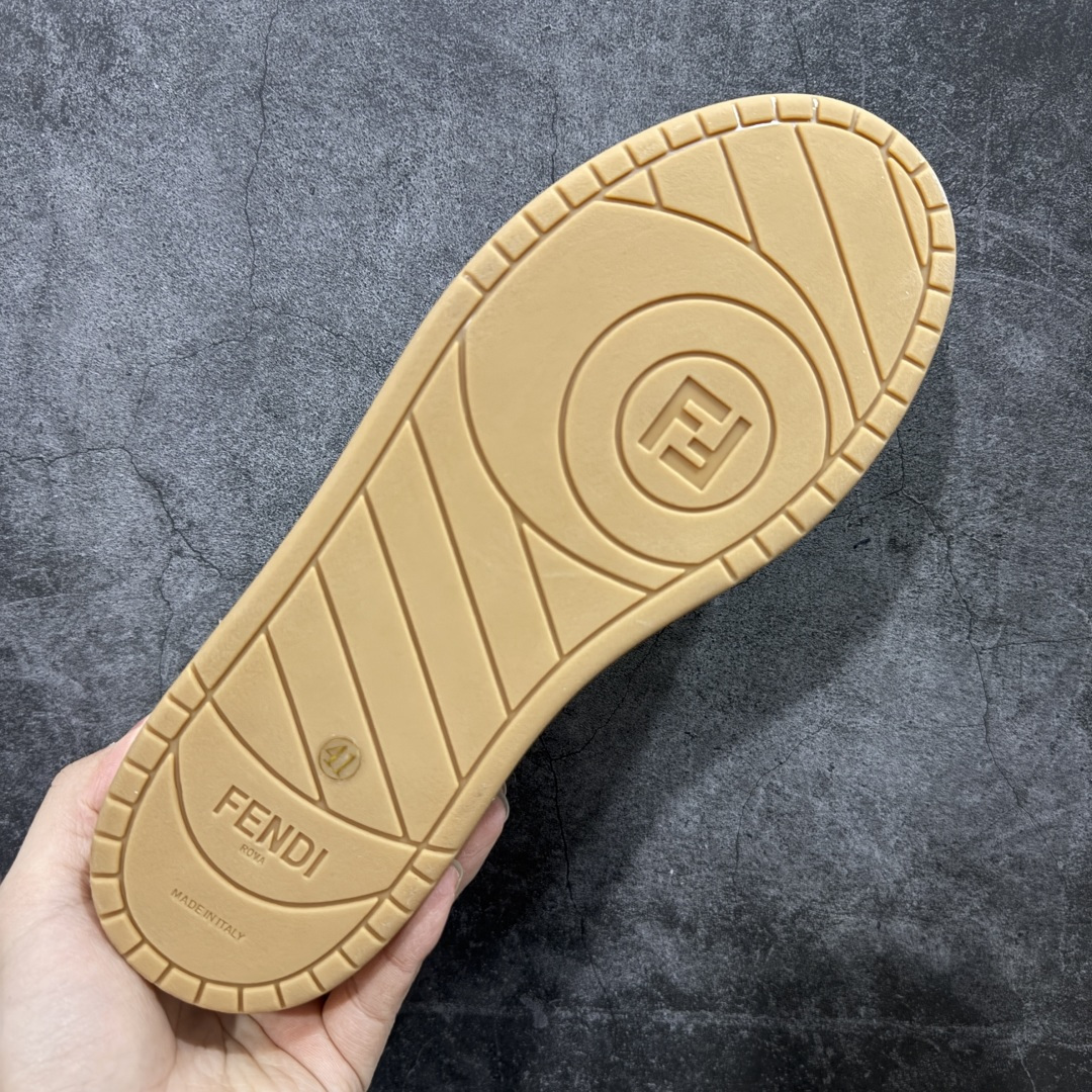 图片[9]-【YS纯原】广奢高端货 FENDI芬迪 Match 绒面皮革 压纹系带 男女同款 黑白红底经典款 ✦ 官方同源渠道 · 原装订单 ✦ 专柜全套包装＋原装配件齐全 ✦ 鞋底内置核心防伪芯片 · 可感应 ✦ FENDI Match 最新爆款情侣款板鞋 ✦ 高工艺无缝细空胶技术 ✦ 贴楦误差仅 0.05mm ✦ 固特异内外锁死工艺 ✦ 最大弯折也不开胶 · 环保无异味 ✦ 麂皮＋胶片拼接鞋面，质感更高级 ✦ Logo内里使用毛巾绒MX，脚感细腻温柔 尺码：35-46-选品中心