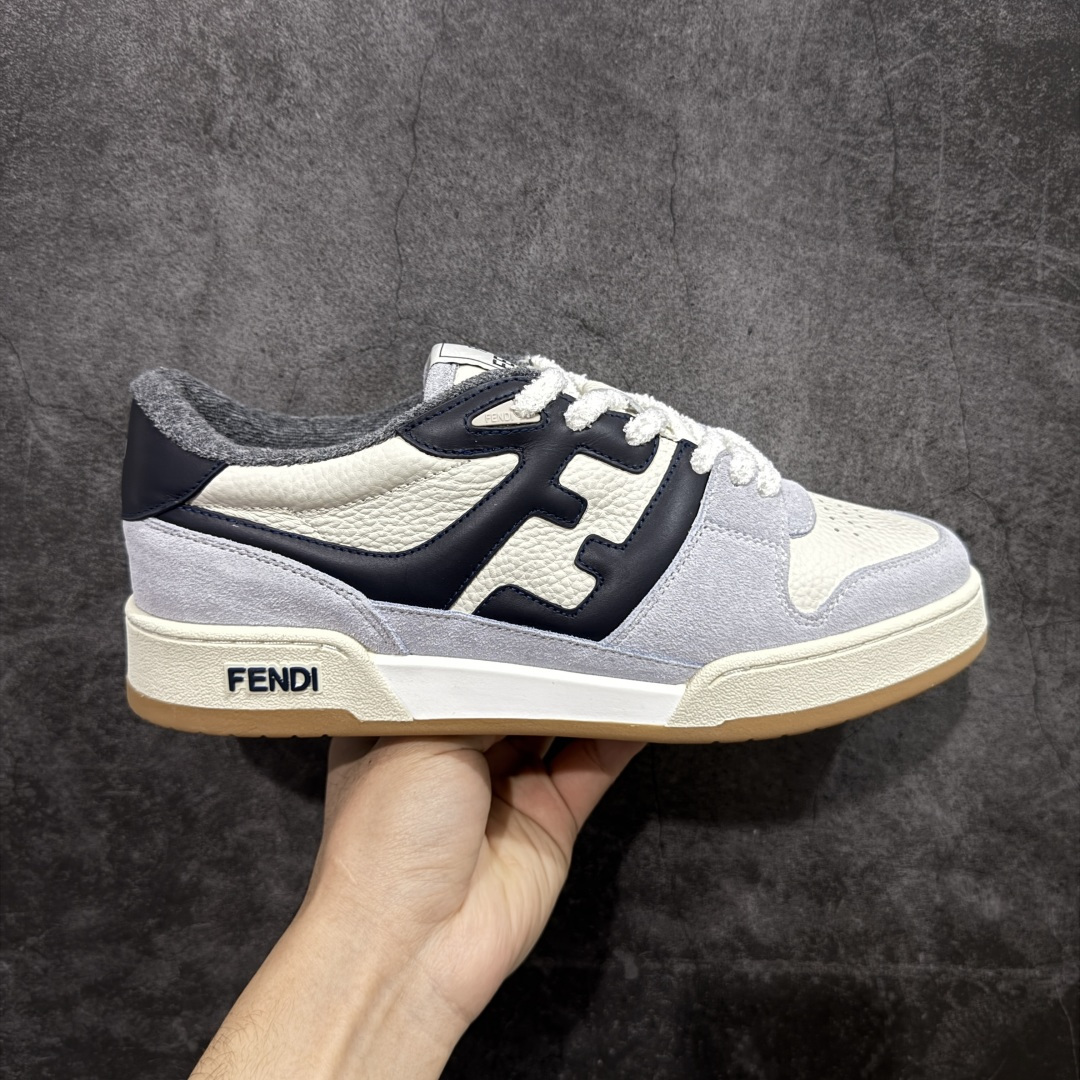 【YS纯原】广奢高端货 FENDI芬迪 Match 绒面皮革 压纹系带 男女同款 黑白红底经典款 ✦ 官方同源渠道 · 原装订单 ✦ 专柜全套包装＋原装配件齐全 ✦ 鞋底内置核心防伪芯片 · 可感应 ✦ FENDI Match 最新爆款情侣款板鞋 ✦ 高工艺无缝细空胶技术 ✦ 贴楦误差仅 0.05mm ✦ 固特异内外锁死工艺 ✦ 最大弯折也不开胶 · 环保无异味 ✦ 麂皮＋胶片拼接鞋面，质感更高级 ✦ Logo内里使用毛巾绒MX，脚感细腻温柔 尺码：35-46-选品中心