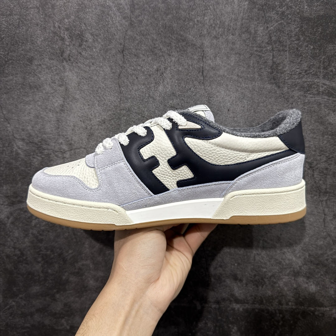 图片[2]-【YS纯原】广奢高端货 FENDI芬迪 Match 绒面皮革 压纹系带 男女同款 黑白红底经典款 ✦ 官方同源渠道 · 原装订单 ✦ 专柜全套包装＋原装配件齐全 ✦ 鞋底内置核心防伪芯片 · 可感应 ✦ FENDI Match 最新爆款情侣款板鞋 ✦ 高工艺无缝细空胶技术 ✦ 贴楦误差仅 0.05mm ✦ 固特异内外锁死工艺 ✦ 最大弯折也不开胶 · 环保无异味 ✦ 麂皮＋胶片拼接鞋面，质感更高级 ✦ Logo内里使用毛巾绒MX，脚感细腻温柔 尺码：35-46-选品中心