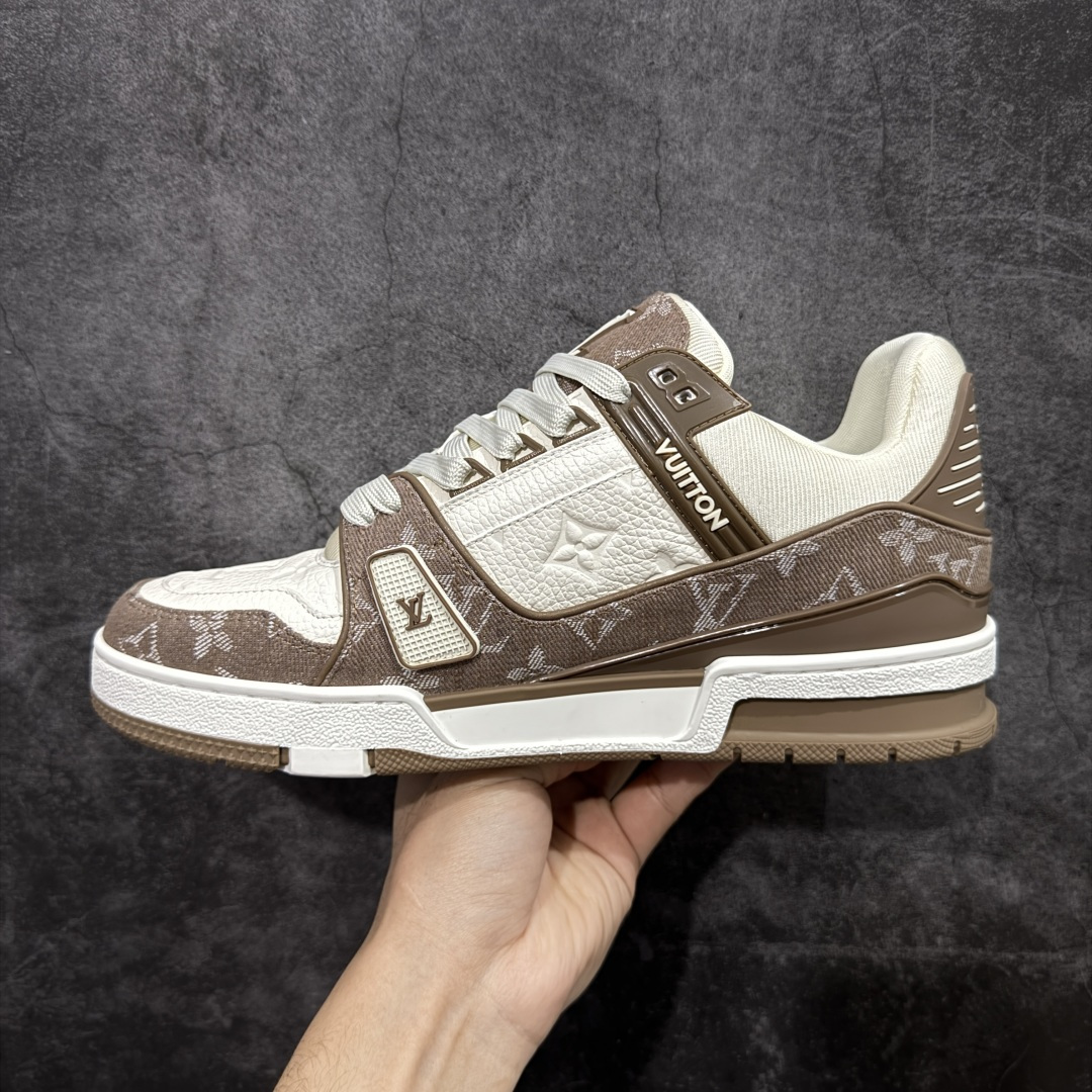 图片[2]-【PK纯原版】Louis Vuitton 路易威登 LV Trainer 低帮休闲板鞋 同步官方2025最新原版包装 海淘代购同渠道品质 高端零售 外贸充正专供 原版购入开发 ZP级全套包装 完美楦型 正确卡色 大底TPU 质感媲美原版 细节与原版一致 请注意区分市面通货材 尺码：39 40 41 42 43 44 45 46-选品中心