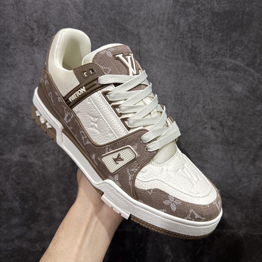 图片[3]-【PK纯原版】Louis Vuitton 路易威登 LV Trainer 低帮休闲板鞋 同步官方2025最新原版包装 海淘代购同渠道品质 高端零售 外贸充正专供 原版购入开发 ZP级全套包装 完美楦型 正确卡色 大底TPU 质感媲美原版 细节与原版一致 请注意区分市面通货材 尺码：39 40 41 42 43 44 45 46-选品中心