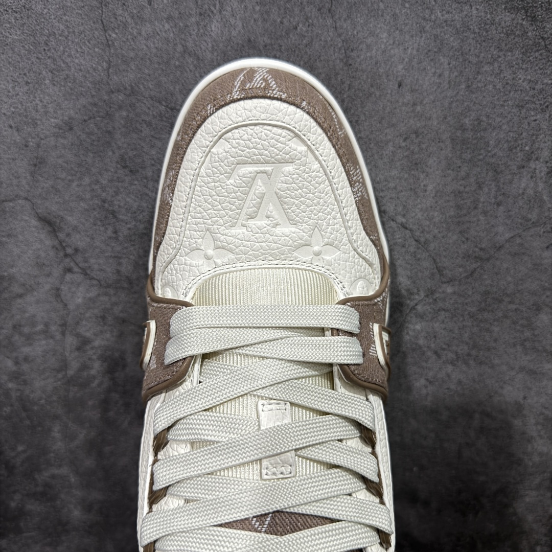 图片[5]-【PK纯原版】Louis Vuitton 路易威登 LV Trainer 低帮休闲板鞋 同步官方2025最新原版包装 海淘代购同渠道品质 高端零售 外贸充正专供 原版购入开发 ZP级全套包装 完美楦型 正确卡色 大底TPU 质感媲美原版 细节与原版一致 请注意区分市面通货材 尺码：39 40 41 42 43 44 45 46-选品中心