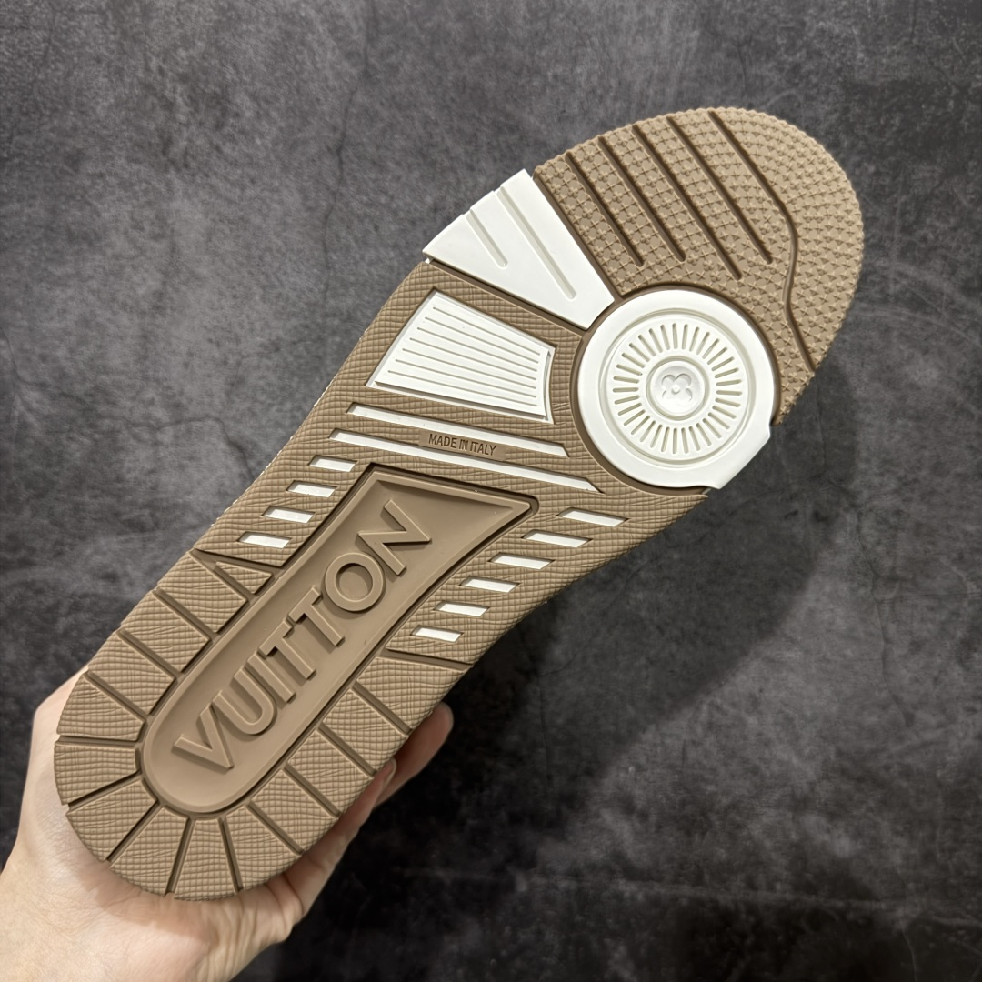 图片[9]-【PK纯原版】Louis Vuitton 路易威登 LV Trainer 低帮休闲板鞋 同步官方2025最新原版包装 海淘代购同渠道品质 高端零售 外贸充正专供 原版购入开发 ZP级全套包装 完美楦型 正确卡色 大底TPU 质感媲美原版 细节与原版一致 请注意区分市面通货材 尺码：39 40 41 42 43 44 45 46-选品中心