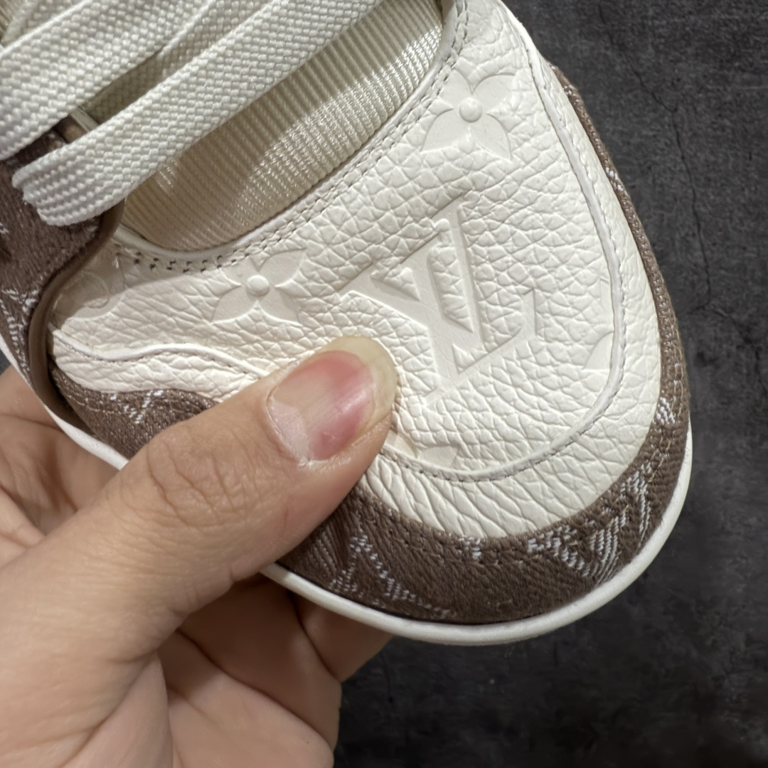 图片[5]-【PK纯原版】Louis Vuitton 路易威登 LV Trainer 低帮休闲板鞋 同步官方2025最新原版包装 海淘代购同渠道品质 高端零售 外贸充正专供 原版购入开发 ZP级全套包装 完美楦型 正确卡色 大底TPU 质感媲美原版 细节与原版一致 请注意区分市面通货材 尺码：39 40 41 42 43 44 45 46-选品中心