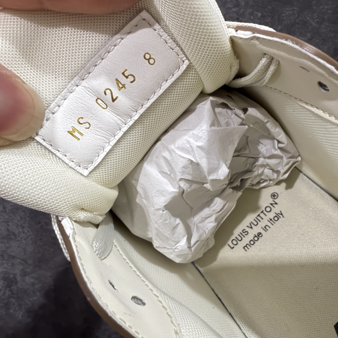 图片[7]-【PK纯原版】Louis Vuitton 路易威登 LV Trainer 低帮休闲板鞋 同步官方2025最新原版包装 海淘代购同渠道品质 高端零售 外贸充正专供 原版购入开发 ZP级全套包装 完美楦型 正确卡色 大底TPU 质感媲美原版 细节与原版一致 请注意区分市面通货材 尺码：39 40 41 42 43 44 45 46-选品中心