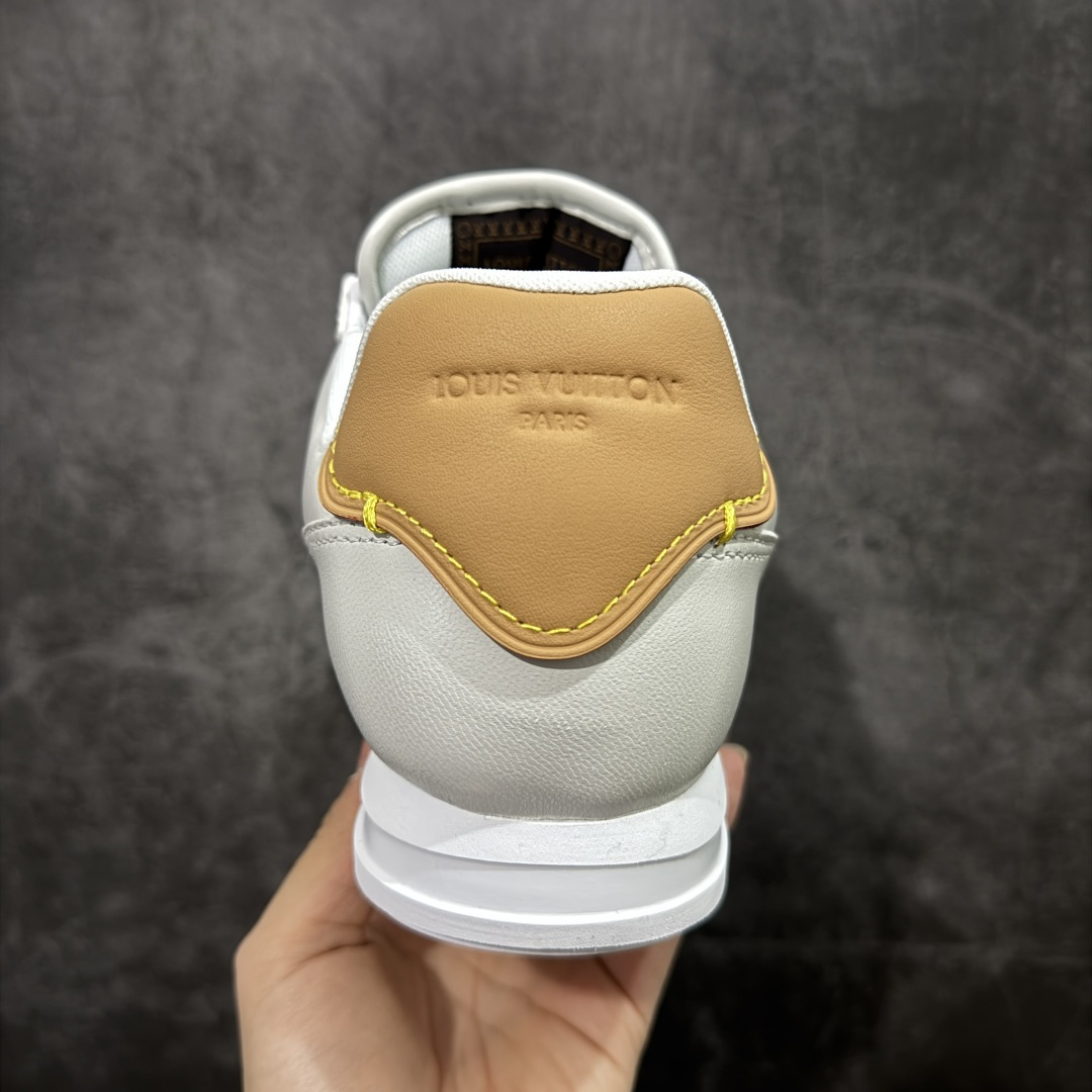 图片[4]-【纯原S版】莞产顶级LOUIS VUITTON × NIGO 联名款 Buttersoft FW25 牛皮革压纹 系带圆头 低帮系带圆头运动鞋 LV × Nigo 联名 FW25 最新 Buttersoft 系列 菲董操刀设计，阿甘鞋轮廓融合面包鞋风格 鞋型饱满但比例克制，上脚呈现慵懒高级感 厚鞋舌＋宽鞋带结构 鞋面采用头层牛皮＋羊皮革压纹 皮质细腻，纹理自然，耐看耐穿 鞋底为原版开模防滑 TPU 大底 全系列暴力拆借 原版开发 结构、比例与用料统一度高 尺码：36 37 38 39 40 41 42 43 44 45-选品中心