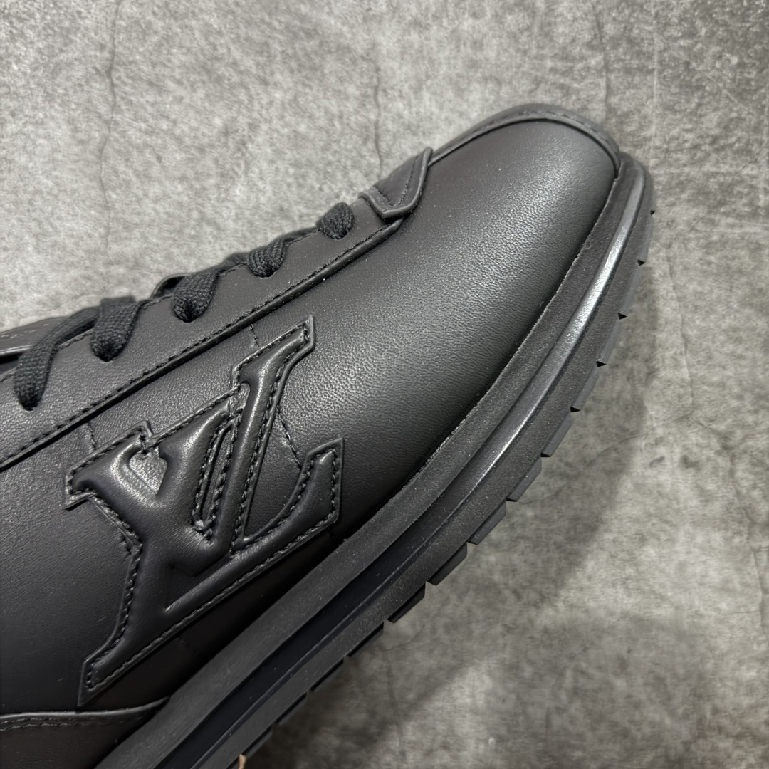 图片[6]-【纯原S版】莞产顶级LOUIS VUITTON × NIGO 联名款 Buttersoft FW25 牛皮革压纹 系带圆头 低帮系带圆头运动鞋 LV × Nigo 联名 FW25 最新 Buttersoft 系列 菲董操刀设计，阿甘鞋轮廓融合面包鞋风格 鞋型饱满但比例克制，上脚呈现慵懒高级感 厚鞋舌＋宽鞋带结构 鞋面采用头层牛皮＋羊皮革压纹 皮质细腻，纹理自然，耐看耐穿 鞋底为原版开模防滑 TPU 大底 全系列暴力拆借 原版开发 结构、比例与用料统一度高 尺码：35 36 37 38 39 40 41 42 43 44 45-选品中心