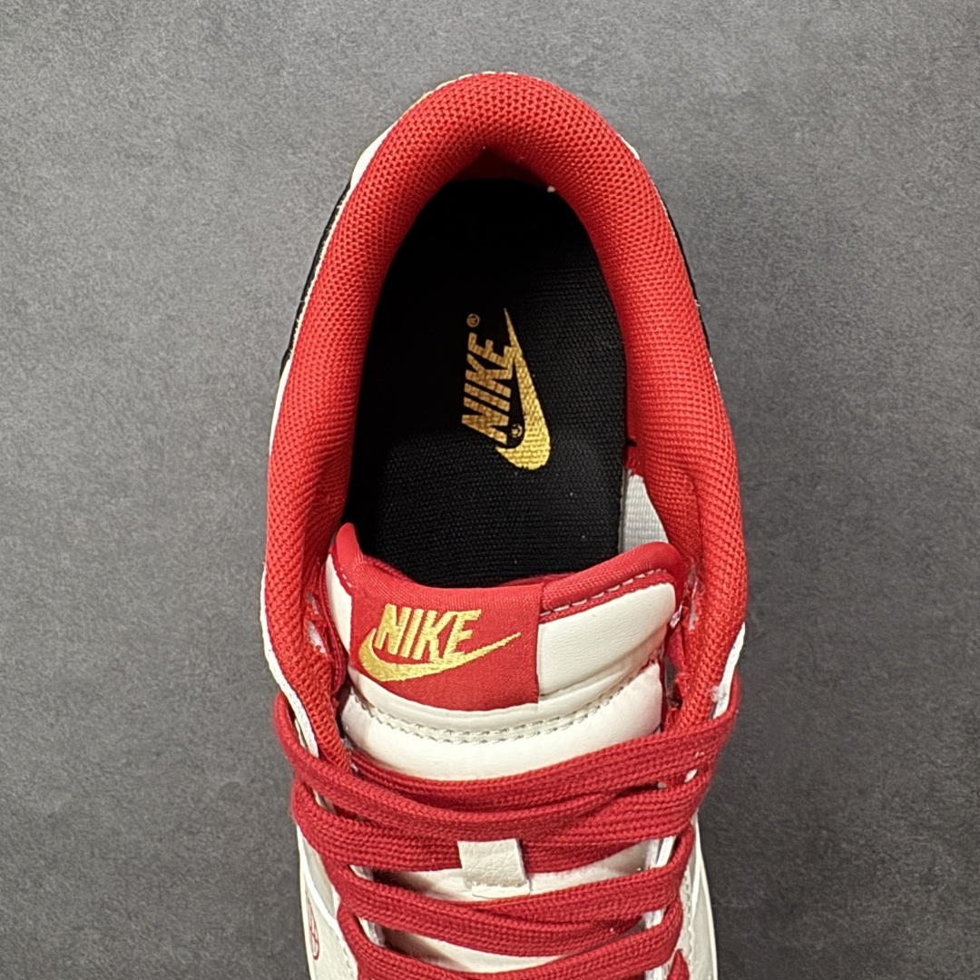 图片[7]-【定制版】马年新款海外定制限量发售❗️Nike SB Dunk Low“马年联名限定-红祥云纹”经典 Dunk Low 融合 Supreme 街头基因与马年国风元素，红棕撞色自带新年氛围感，鞋身压印骏马纹理，搭配祥云纹与「福」字印章，步步皆福，高端定制 低帮休闲板鞋 定制鞋盒 大厂纯原品质出货 超高清洁度 皮料切割干净无任何毛边 细节完美 货号：HG0026-006 尺码：36 36.5 37.5 38 38.5 39 40 40.5 41 42 42.5 43 44 44.5 45-选品中心