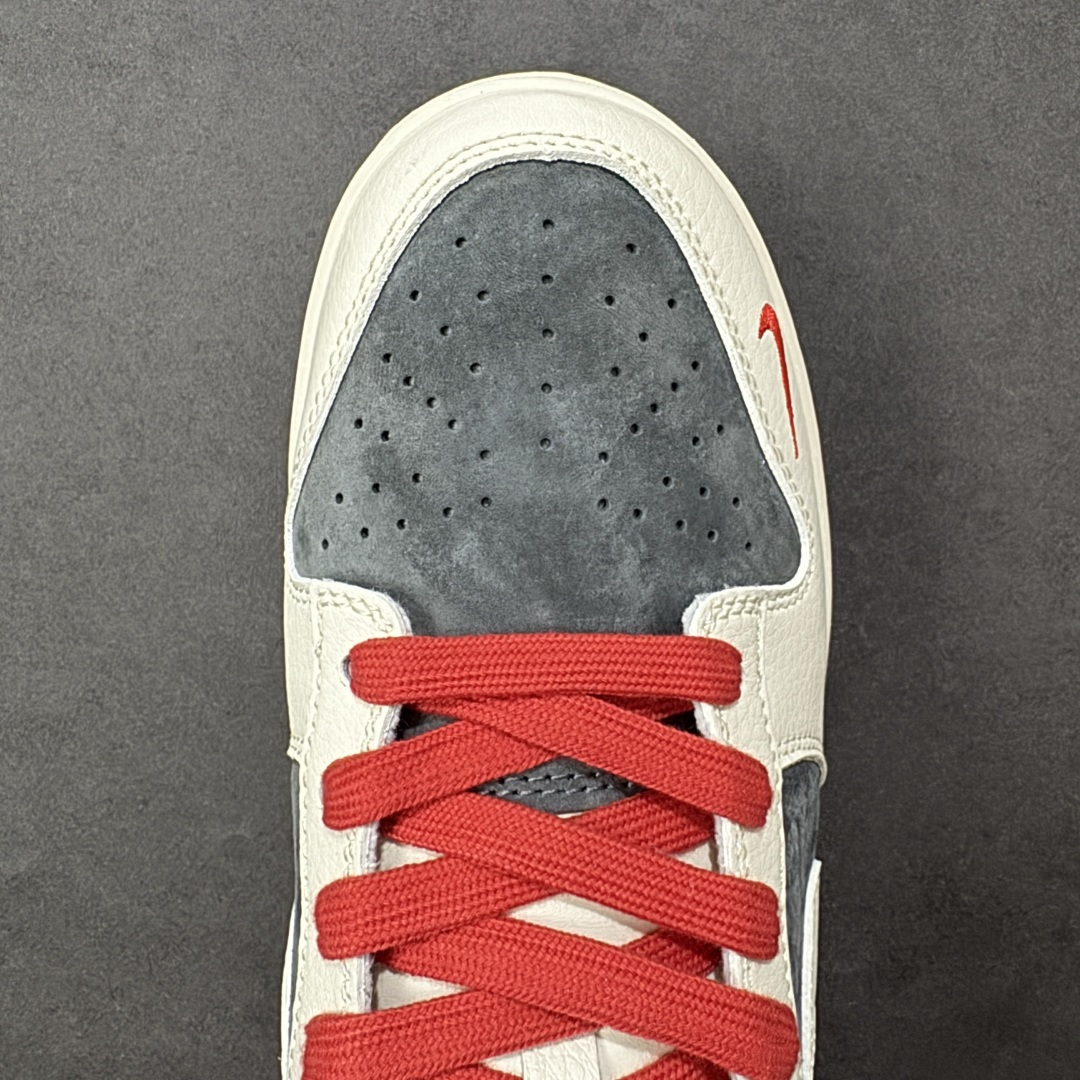 图片[8]-【定制版】Nike SB Dunk Low 马年联名限定 红黑麂皮 高端定制 低帮休闲板鞋 #定制鞋盒 大厂纯原品质出货 超高清洁度 皮料切割干净无任何毛边 细节完美 货号：HG0026-005 尺码：36 36.5 37.5 38 38.5 39 40 40.5 41 42 42.5 43 44 44.5 45-选品中心