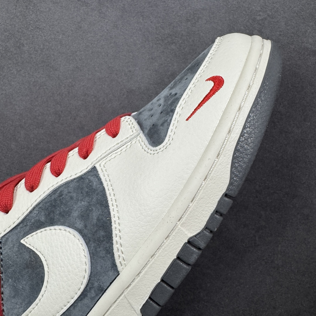 图片[5]-【定制版】Nike SB Dunk Low 马年联名限定 红黑麂皮 高端定制 低帮休闲板鞋 #定制鞋盒 大厂纯原品质出货 超高清洁度 皮料切割干净无任何毛边 细节完美 货号：HG0026-005 尺码：36 36.5 37.5 38 38.5 39 40 40.5 41 42 42.5 43 44 44.5 45-选品中心