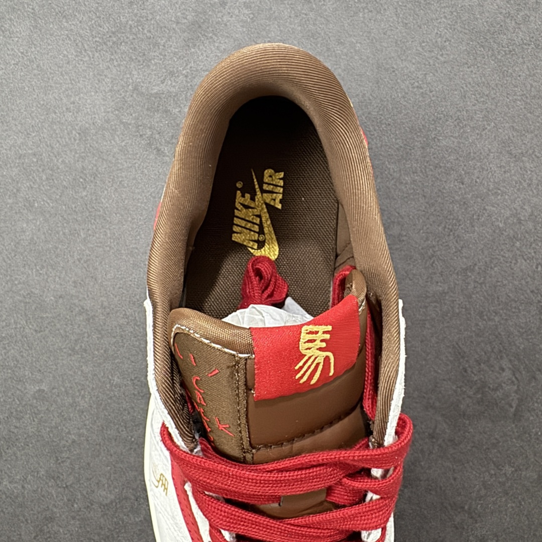 图片[7]-【定制版】AJ1低帮 马年开运 Air Jordan 1 红白棕撞色自带复古腔调，2026马年烫金标暗藏专属仪式感，翻毛皮材质细腻高级，低帮设计告别笨重，日常穿搭更灵活。经典AJ1鞋型保证缓震脚感，搭配牛仔裤、运动裤都能秒变街头焦点，不管是学生党还是打工人，这双鞋都能承包你的马年出行，开运又吸睛！ 货号：FC1688-248 尺码：36 36.5 37.5 38 38.5 39 40 40.5 41 42 42.5 43 44 44.5 45-选品中心