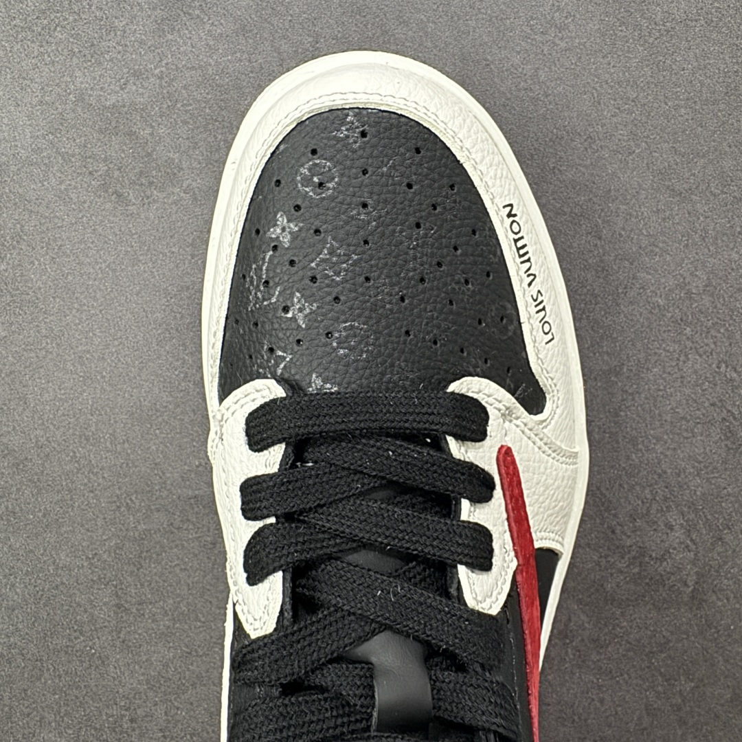 图片[8]-【定制版】高端定制 Travis Scott x Fragment Design x Jordan Air Jordan 1 Low OG SP “路易威登联名——黑白红压纹” – 红色翻毛皮 Swoosh 与 LV 老花元素呼应，奢华感十足 高端定制 倒钩三方联名低帮篮球鞋 #定制鞋盒 大厂纯原品质出货 超高清洁度 皮料切割干净无任何毛边 细节完美 货号：DZ2688-116 尺码：36 36.5 37.5 38 38.5 39 40 40.5 41 42 42.5 43 44 44.5 45-选品中心