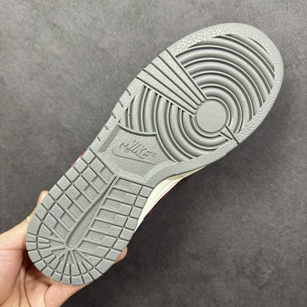 图片[9]-【定制版】Nike SB Dunk Low“情人节限定——天若有情” 高端私人定制 低帮休闲板鞋 定制鞋盒 大厂纯原品质出货 超高清洁度 皮料切割干净无任何毛边 细节完美 货号：SG6688-009 尺码：36 36.5 37.5 38 38.5 39 40 40.5 41 42 42.5 43 44 44.5 45-选品中心