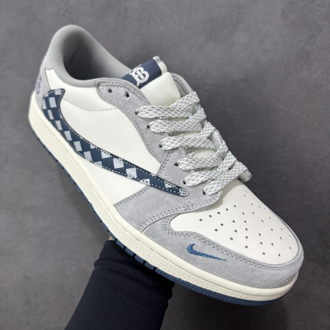 图片[3]-【定制版】Travis Scott x Jordan 1 Low 高端定制 乔丹倒勾低帮休闲板鞋 大厂纯原品质出货 纯正版型 定制鞋盒 皮料切割干净无任何毛边 细节完美 超高清洁度 货号：LD2028-076 尺码：36 36.5 37.5 38 38.5 39 40 40.5 41 42 42.5 43 44 44.5 45-选品中心