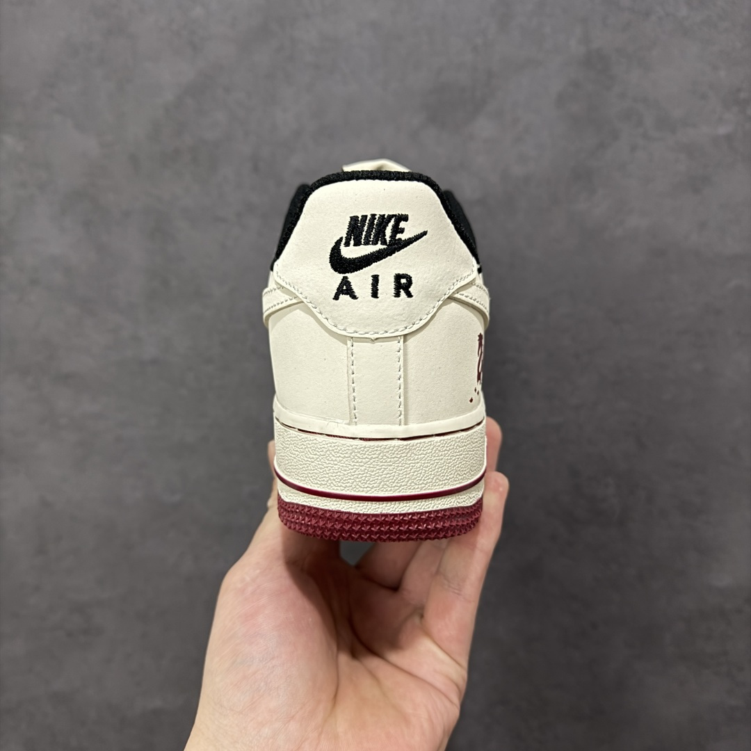 图片[4]-【定制版】NIke Air Force 1 \’07 Low “马年限定–米脂胭红” 空军一号低帮 运动鞋 休闲鞋 折边针车 工艺难度大 原楦头原纸板 高端定制鞋盒 原厂鞋底 超高清洁度 细节完美 货号：NH0601-514 尺码：36 36.5 37.5 38 38.5 39 40 40.5 41 42 42.5 43 44 44.5 45-选品中心