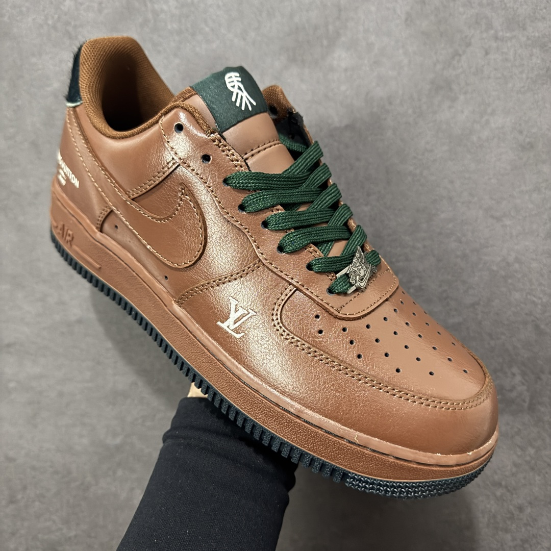 图片[3]-【定制版】NIke Air Force 1 \’07 Low “马年限定–焦糖拿铁” 空军一号低帮 运动鞋 休闲鞋 折边针车 工艺难度大 原楦头原纸板 高端定制鞋盒 原厂鞋底 超高清洁度 细节完美 货号：XY9025-003 尺码：36 36.5 37.5 38 38.5 39 40 40.5 41 42 42.5 43 44 44.5 45-选品中心