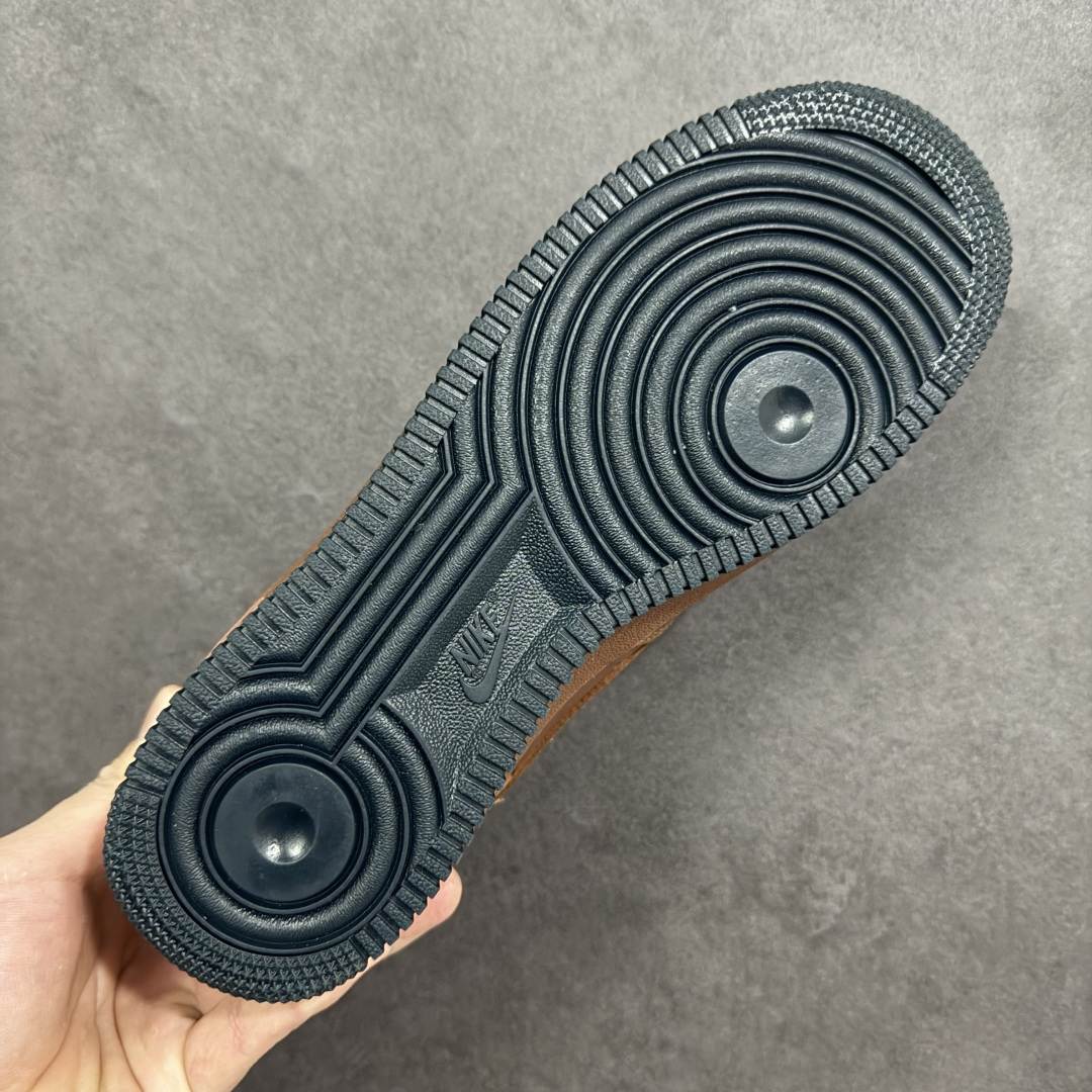 图片[9]-【定制版】NIke Air Force 1 \’07 Low “马年限定–焦糖拿铁” 空军一号低帮 运动鞋 休闲鞋 折边针车 工艺难度大 原楦头原纸板 高端定制鞋盒 原厂鞋底 超高清洁度 细节完美 货号：XY9025-003 尺码：36 36.5 37.5 38 38.5 39 40 40.5 41 42 42.5 43 44 44.5 45-选品中心