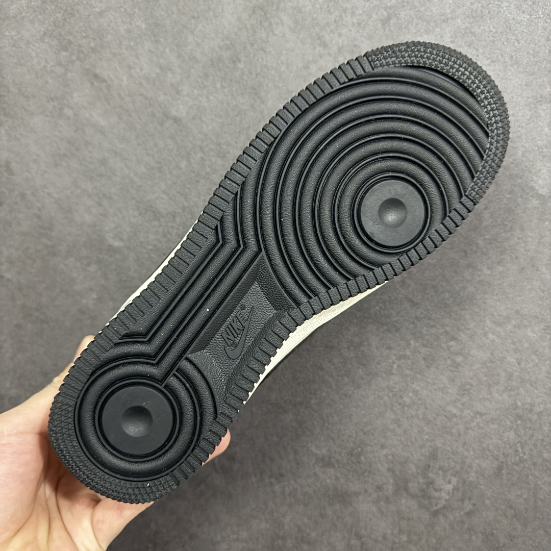 图片[9]-【定制版】NIke Air Force 1 \’07 Low “马年限定–栆红奶白” 空军一号低帮 运动鞋 休闲鞋 折边针车 工艺难度大 原楦头原纸板 高端定制鞋盒 原厂鞋底 超高清洁度 细节完美 货号：HF3148-102 尺码：36 36.5 37.5 38 38.5 39 40 40.5 41 42 42.5 43 44 44.5 45-选品中心