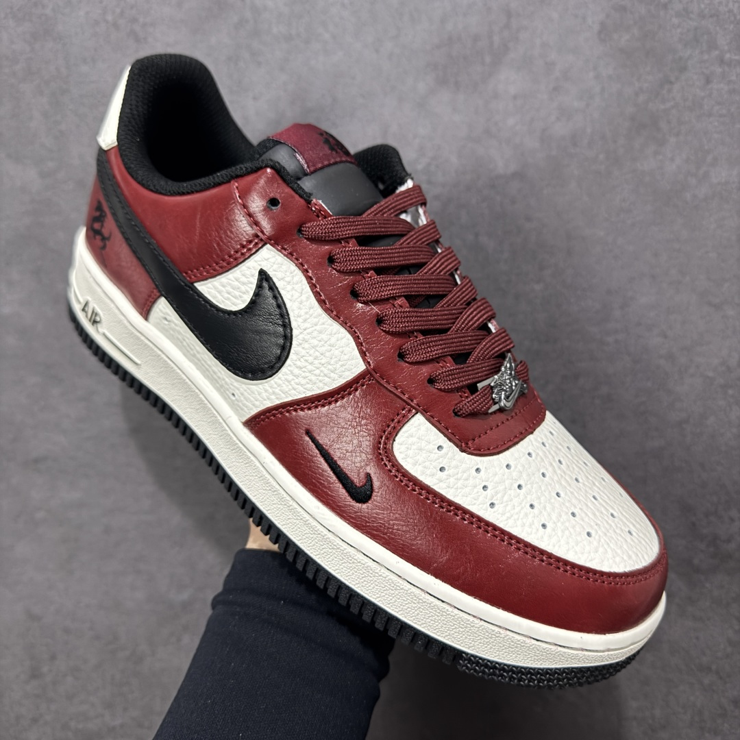 图片[3]-【定制版】NIke Air Force 1 \’07 Low “马年限定–栆红奶白” 空军一号低帮 运动鞋 休闲鞋 折边针车 工艺难度大 原楦头原纸板 高端定制鞋盒 原厂鞋底 超高清洁度 细节完美 货号：HF3148-102 尺码：36 36.5 37.5 38 38.5 39 40 40.5 41 42 42.5 43 44 44.5 45-选品中心