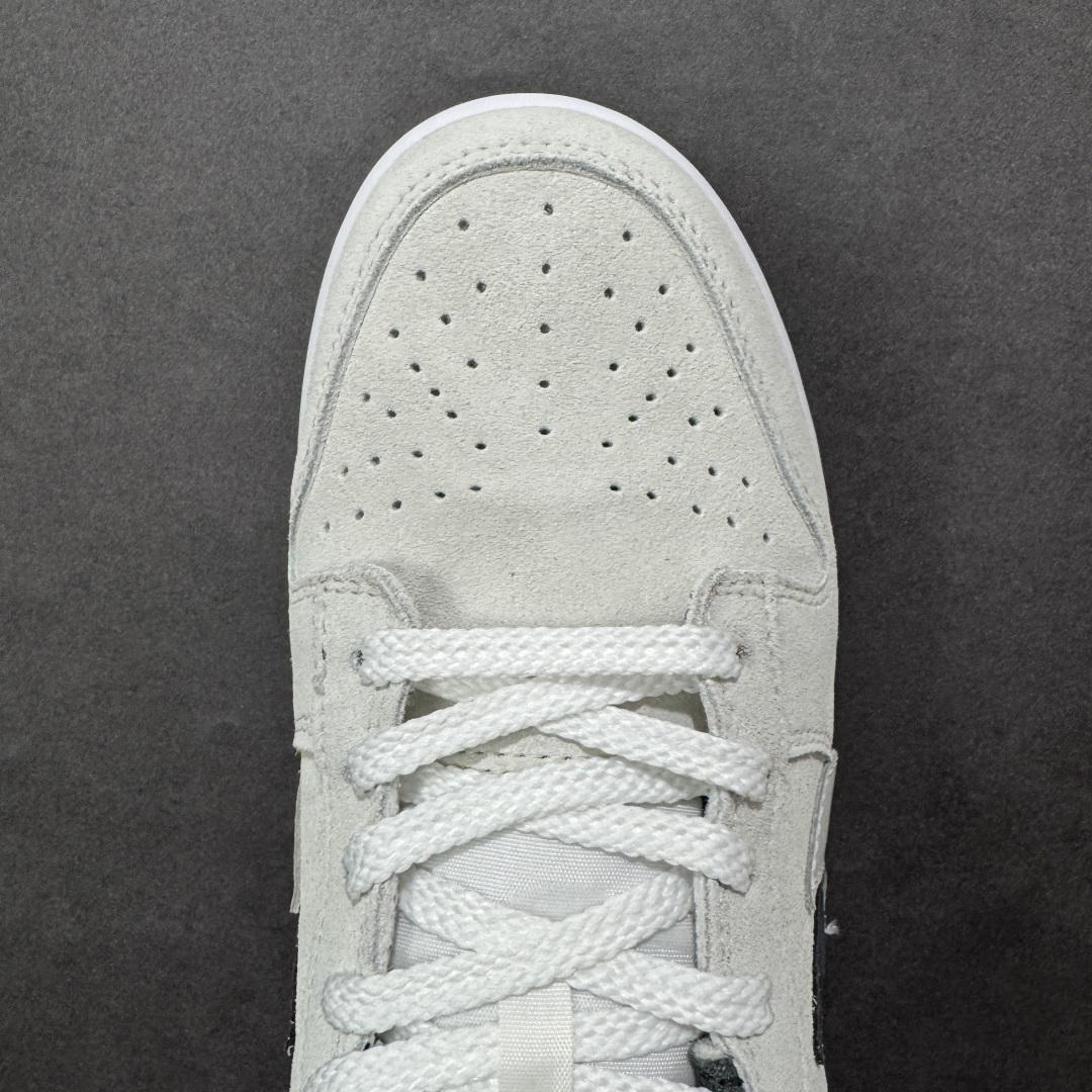 图片[8]-【YC纯原】Nike Dunk Low SE “85” 灰黑双勾 Nike推出特别版Dunk Low企划。此款Nike Dunk Low采用绒面革材质，鞋身左右侧均配有皮革质双 Swooshes灰色搭配上黑色。“85”年纪念标放在鞋舌的位置，简洁干净的配色设计 绝对是日常出街上脚的不二选择 货号：HV1800-101 尺码：36 36.5 37.5 38 38.5 39 40 40.5 41 42 42.5 43 44 44.5 45 46-选品中心