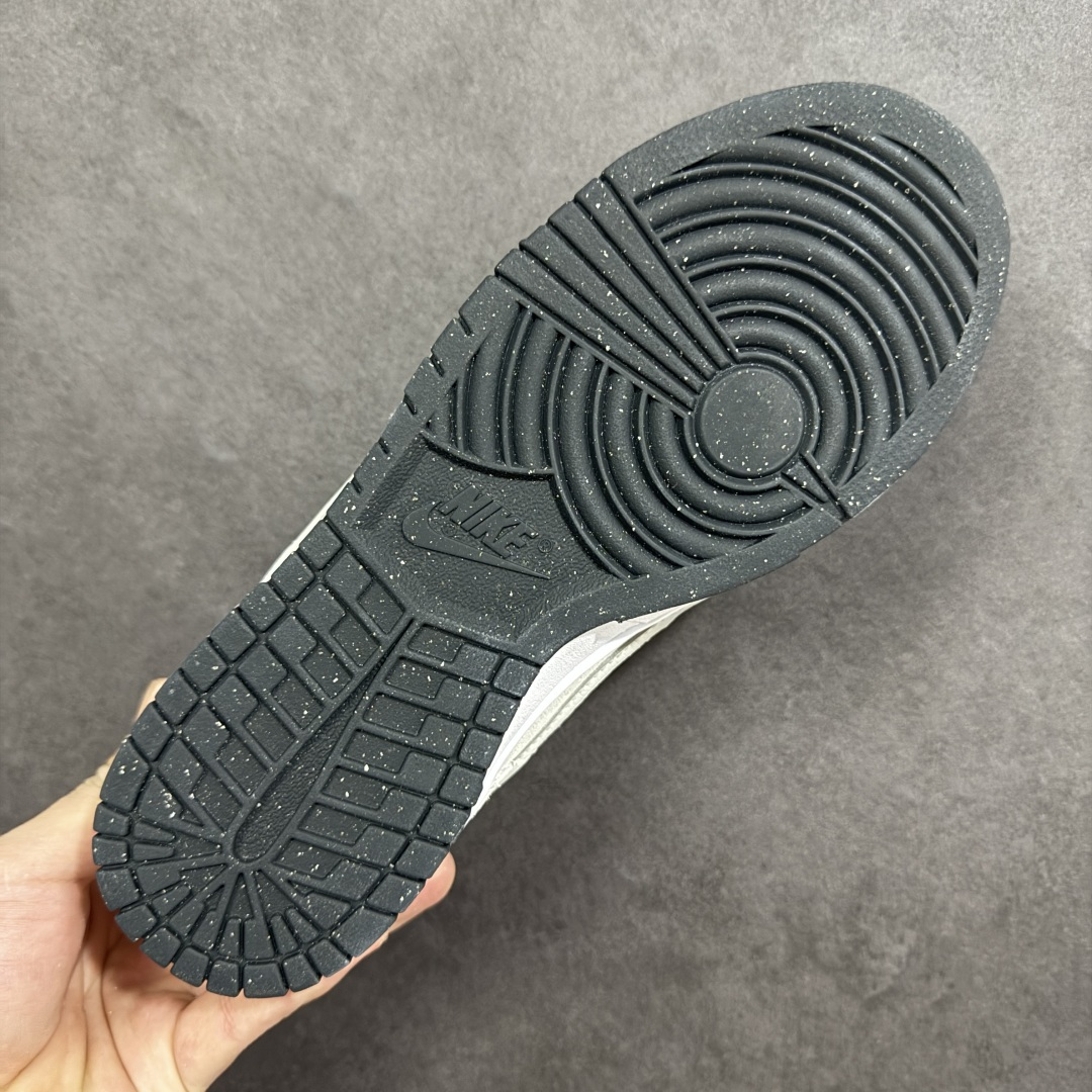 图片[9]-【YC纯原】Nike Dunk Low SE “85” 灰黑双勾 Nike推出特别版Dunk Low企划。此款Nike Dunk Low采用绒面革材质，鞋身左右侧均配有皮革质双 Swooshes灰色搭配上黑色。“85”年纪念标放在鞋舌的位置，简洁干净的配色设计 绝对是日常出街上脚的不二选择 货号：HV1800-101 尺码：36 36.5 37.5 38 38.5 39 40 40.5 41 42 42.5 43 44 44.5 45 46-选品中心