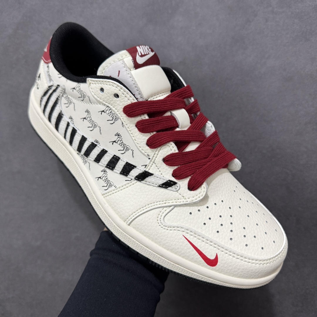 图片[3]-【定制版】Jordan 1 Low 马年限定 倒勾低帮休闲版本 原厂全头层皮 大厂纯原品质出货 纯正版型 定制鞋盒 皮料切割干净无任何毛边 细节完美 超高清洁度 货号：XT6998-113 尺码：36 36.5 37.5 38 38.5 39 40 40.5 41 42 42.5 43 44 44.5 45-选品中心