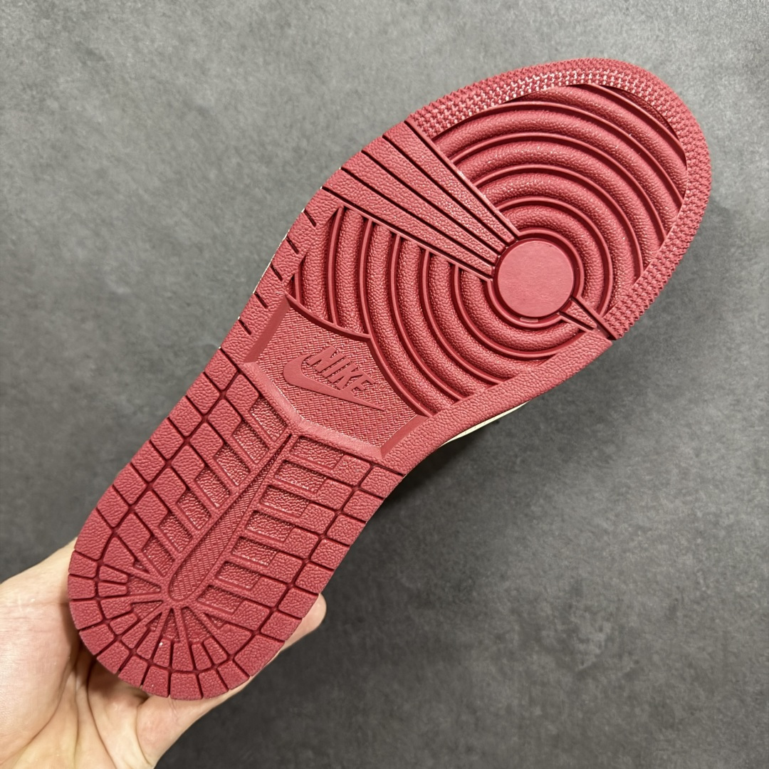 图片[9]-【定制版】Jordan 1 Low 马年限定 倒勾低帮休闲版本 原厂全头层皮 大厂纯原品质出货 纯正版型 定制鞋盒 皮料切割干净无任何毛边 细节完美 超高清洁度 货号：LX1988-807 尺码：36 36.5 37.5 38 38.5 39 40 40.5 41 42 42.5 43 44 44.5 45-选品中心