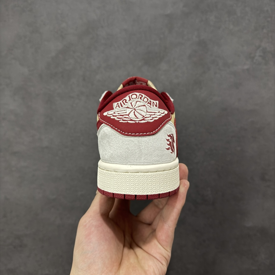 图片[4]-【定制版】Jordan 1 Low 马年限定 倒勾低帮休闲版本 原厂全头层皮 大厂纯原品质出货 纯正版型 定制鞋盒 皮料切割干净无任何毛边 细节完美 超高清洁度 货号：LX1988-807 尺码：36 36.5 37.5 38 38.5 39 40 40.5 41 42 42.5 43 44 44.5 45-选品中心