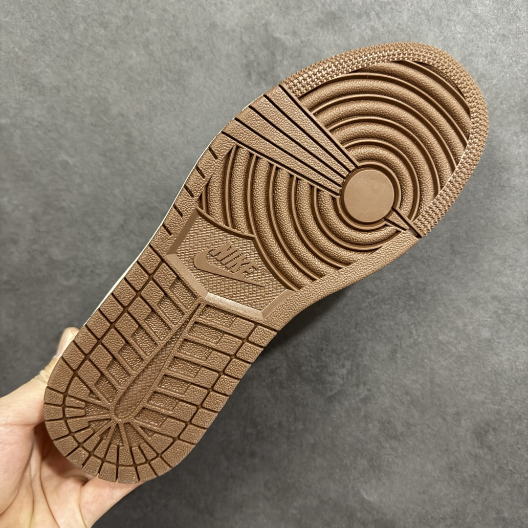 图片[9]-【定制版】Jordan 1 Low 马年限定 倒勾低帮休闲版本 原厂全头层皮 大厂纯原品质出货 纯正版型 定制鞋盒 皮料切割干净无任何毛边 细节完美 超高清洁度 货号：JY6988-146 尺码：36 36.5 37.5 38 38.5 39 40 40.5 41 42 42.5 43 44 44.5 45-选品中心