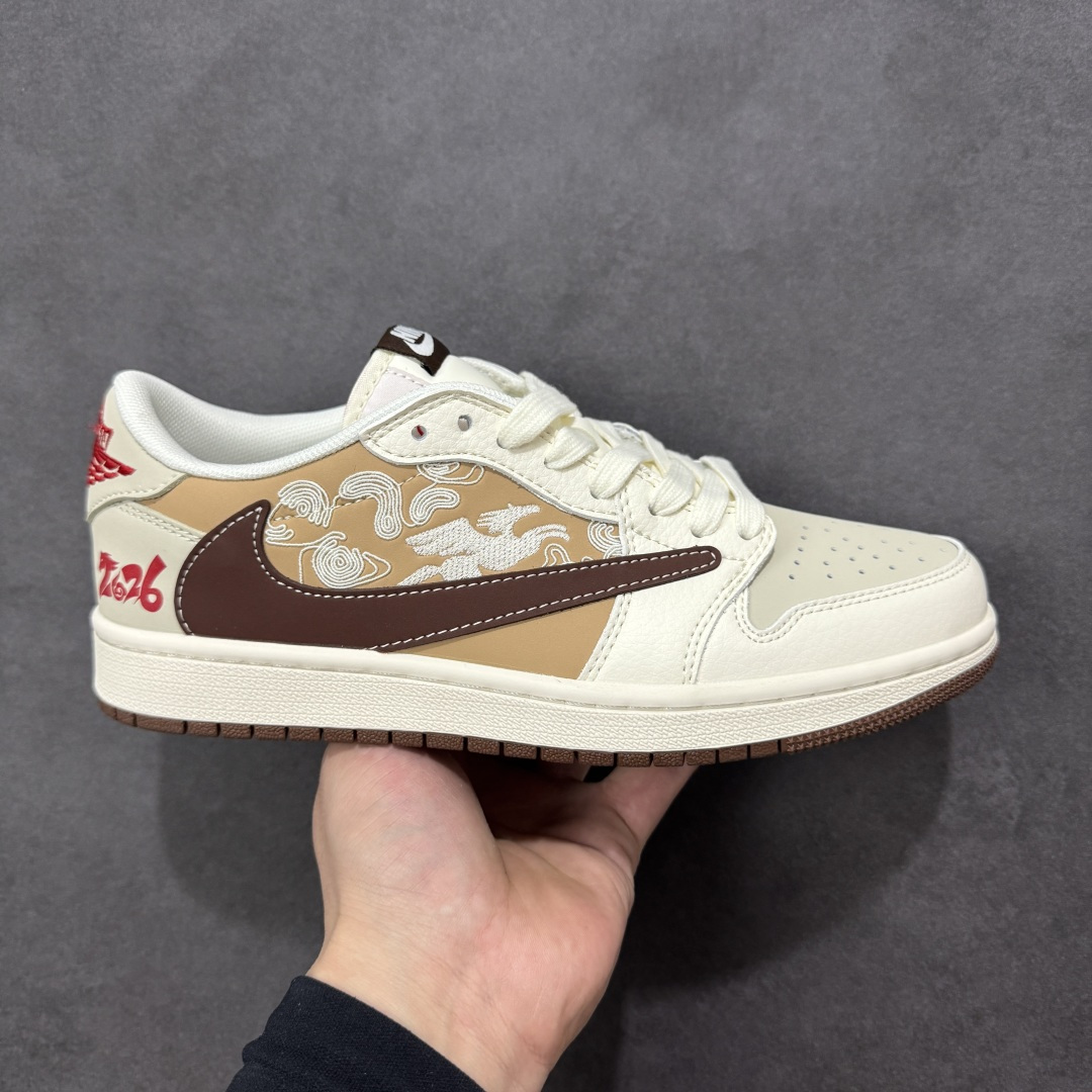 【定制版】Jordan 1 Low 马年限定 倒勾低帮休闲版本 原厂全头层皮 大厂纯原品质出货 纯正版型 定制鞋盒 皮料切割干净无任何毛边 细节完美 超高清洁度 货号：JY6988-146 尺码：36 36.5 37.5 38 38.5 39 40 40.5 41 42 42.5 43 44 44.5 45-选品中心