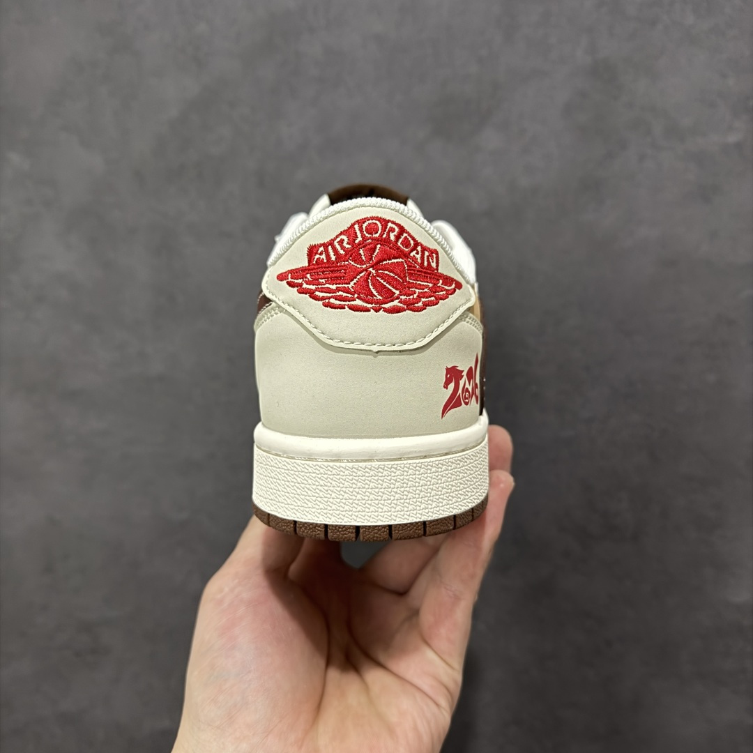 图片[4]-【定制版】Jordan 1 Low 马年限定 倒勾低帮休闲版本 原厂全头层皮 大厂纯原品质出货 纯正版型 定制鞋盒 皮料切割干净无任何毛边 细节完美 超高清洁度 货号：JY6988-146 尺码：36 36.5 37.5 38 38.5 39 40 40.5 41 42 42.5 43 44 44.5 45-选品中心