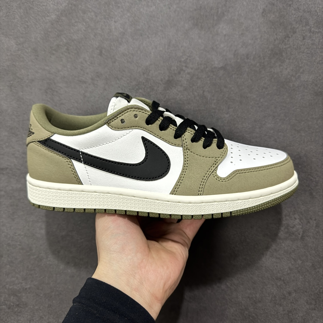 【H11版本】耐克Nike Air Jordan 1 AJ1经典复古经典低帮百搭文化篮球鞋 HQ6998-200 公司级真标半码制#原档案原数据开发版型#采用荔枝纹头层皮革鞋面材质#原厂立体填充鞋舌海绵#中底注胶孔及缜密中底拉帮工艺#原数据开发模具大底 尺码：35.5 36 36.5 37.5 38 38.5 39 40 40.5 41 42 42.5 43 44 44.5 45 46 47.5 编码：H1C240250-选品中心