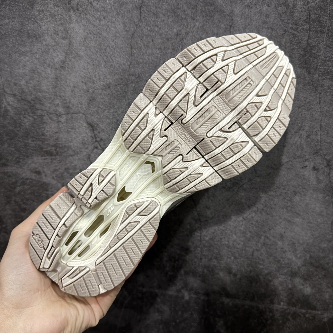 图片[9]-【纯原版】Mizuno 美津侬 WAVE PROPHECY 14S 复古时尚休闲舒适运动跑步鞋 美津浓WAVE机械缓震 可以说是机械缓震跑鞋科技的翘楚有着非凡的适应性，有着充分而持久的缓震能力和轻量化设计，是一双可以陪伴我们日常训练甚至是半马比赛的跑鞋，无论是“跑步初哥”还是“精英老鸟”，只要不是比较夸张的大体重人群，都可以穿着WAVE RIDER 来跑步。如果你不知道跑步穿什么鞋，不知道给别人推荐什么鞋，那么选“美津浓 ” 尺码：36-45-选品中心