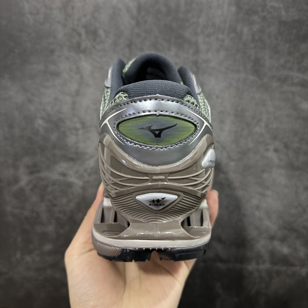 图片[4]-【纯原版】Mizuno 美津侬 WAVE PROPHECY 14S 复古时尚休闲舒适运动跑步鞋 美津浓WAVE机械缓震 可以说是机械缓震跑鞋科技的翘楚有着非凡的适应性，有着充分而持久的缓震能力和轻量化设计，是一双可以陪伴我们日常训练甚至是半马比赛的跑鞋，无论是“跑步初哥”还是“精英老鸟”，只要不是比较夸张的大体重人群，都可以穿着WAVE RIDER 来跑步。如果你不知道跑步穿什么鞋，不知道给别人推荐什么鞋，那么选“美津浓 ” 尺码：36-45-选品中心