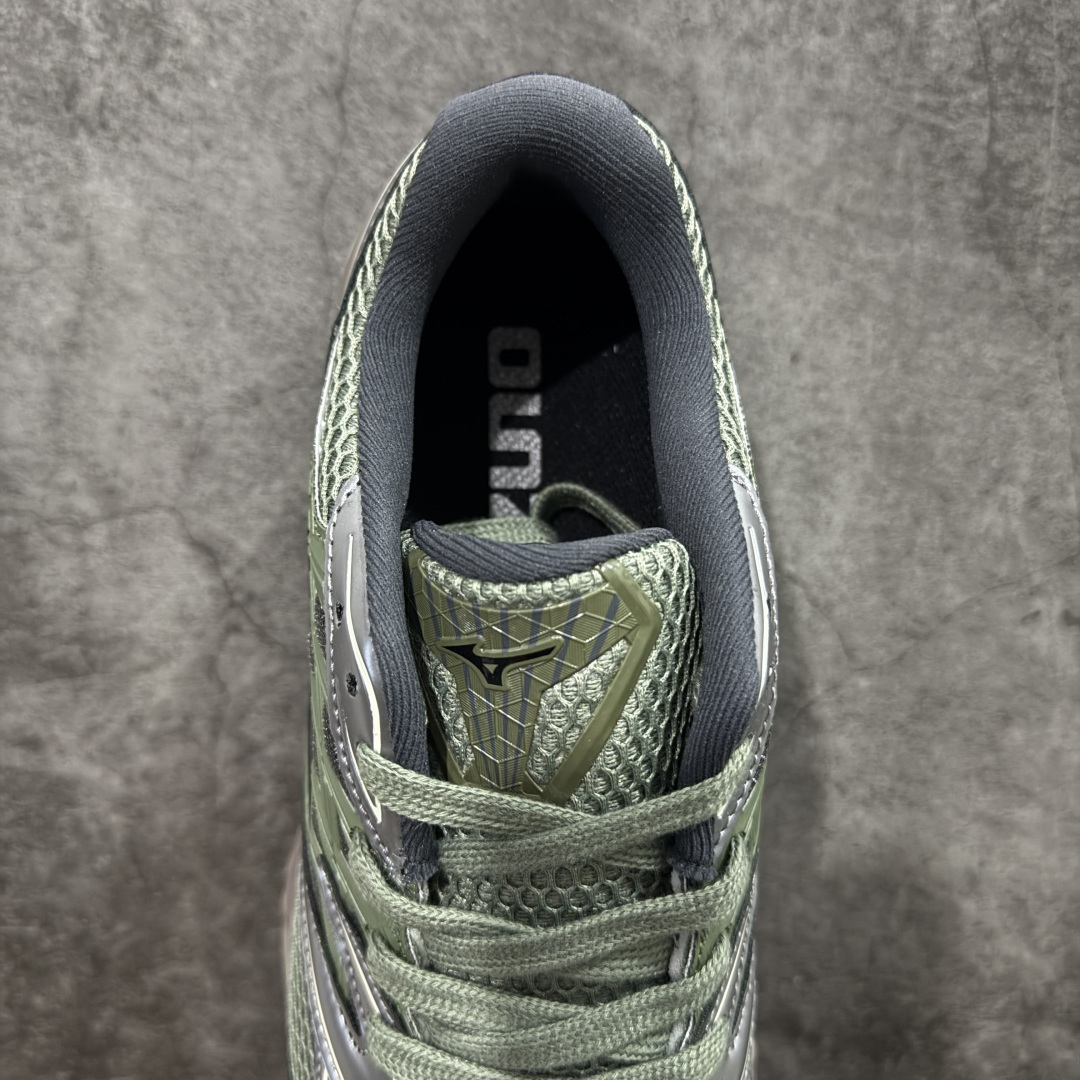 图片[8]-【纯原版】Mizuno 美津侬 WAVE PROPHECY 14S 复古时尚休闲舒适运动跑步鞋 美津浓WAVE机械缓震 可以说是机械缓震跑鞋科技的翘楚有着非凡的适应性，有着充分而持久的缓震能力和轻量化设计，是一双可以陪伴我们日常训练甚至是半马比赛的跑鞋，无论是“跑步初哥”还是“精英老鸟”，只要不是比较夸张的大体重人群，都可以穿着WAVE RIDER 来跑步。如果你不知道跑步穿什么鞋，不知道给别人推荐什么鞋，那么选“美津浓 ” 尺码：36-45-选品中心