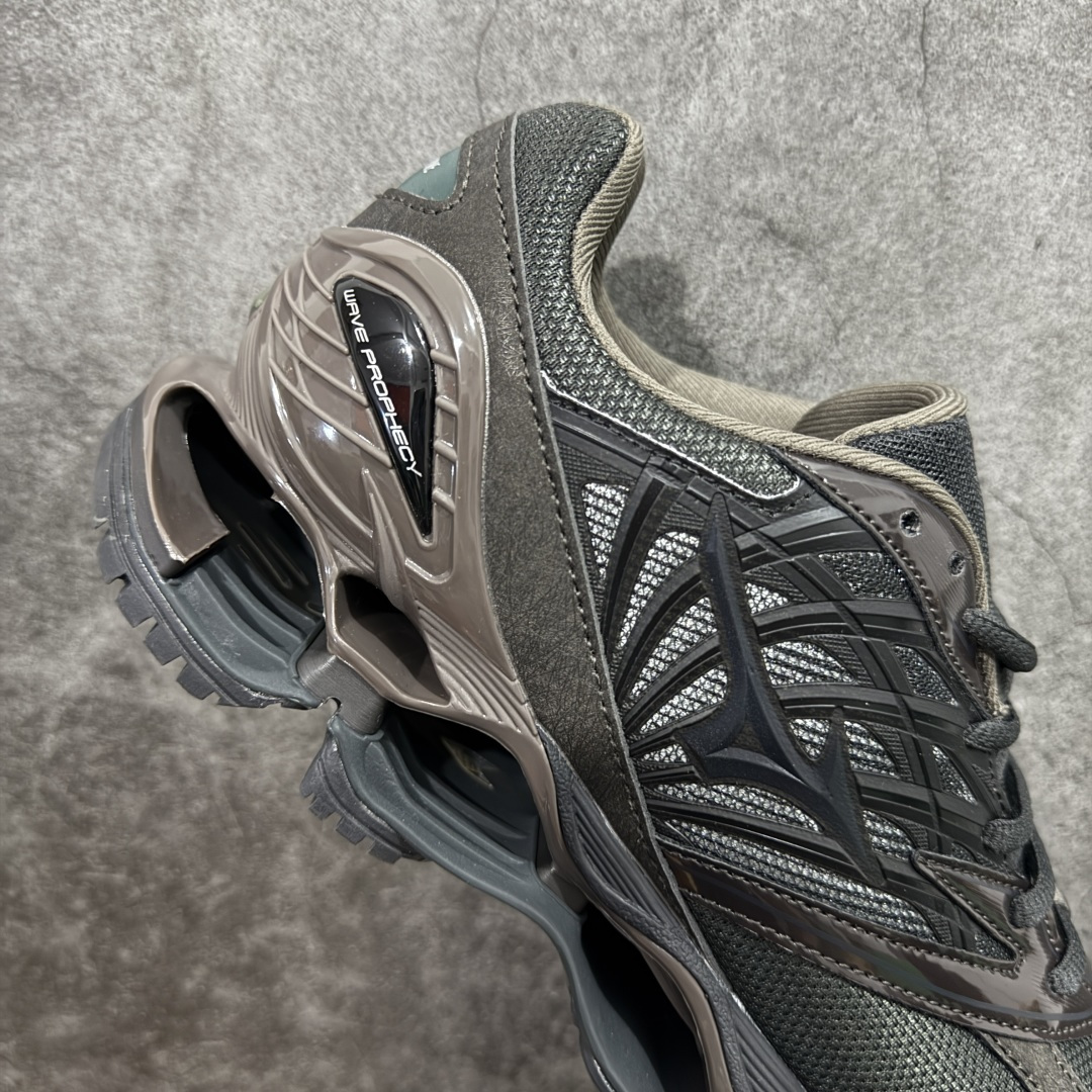 图片[7]-【纯原版】Mizuno 美津侬 WAVE PROPHECY 14S 复古时尚休闲舒适运动跑步鞋 美津浓WAVE机械缓震 可以说是机械缓震跑鞋科技的翘楚有着非凡的适应性，有着充分而持久的缓震能力和轻量化设计，是一双可以陪伴我们日常训练甚至是半马比赛的跑鞋，无论是“跑步初哥”还是“精英老鸟”，只要不是比较夸张的大体重人群，都可以穿着WAVE RIDER 来跑步。如果你不知道跑步穿什么鞋，不知道给别人推荐什么鞋，那么选“美津浓 ” 尺码：36-45-选品中心