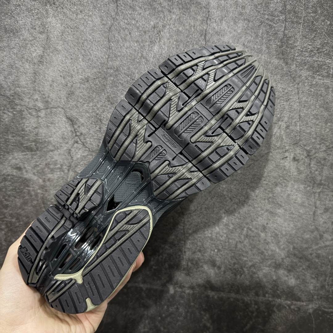 图片[9]-【纯原版】Mizuno 美津侬 WAVE PROPHECY 14S 复古时尚休闲舒适运动跑步鞋 美津浓WAVE机械缓震 可以说是机械缓震跑鞋科技的翘楚有着非凡的适应性，有着充分而持久的缓震能力和轻量化设计，是一双可以陪伴我们日常训练甚至是半马比赛的跑鞋，无论是“跑步初哥”还是“精英老鸟”，只要不是比较夸张的大体重人群，都可以穿着WAVE RIDER 来跑步。如果你不知道跑步穿什么鞋，不知道给别人推荐什么鞋，那么选“美津浓 ” 尺码：36-45-选品中心