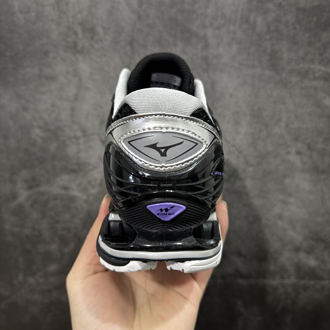 图片[4]-【纯原版】Mizuno 美津侬 WAVE PROPHECY 14S 复古时尚休闲舒适运动跑步鞋 美津浓WAVE机械缓震 可以说是机械缓震跑鞋科技的翘楚有着非凡的适应性，有着充分而持久的缓震能力和轻量化设计，是一双可以陪伴我们日常训练甚至是半马比赛的跑鞋，无论是“跑步初哥”还是“精英老鸟”，只要不是比较夸张的大体重人群，都可以穿着WAVE RIDER 来跑步。如果你不知道跑步穿什么鞋，不知道给别人推荐什么鞋，那么选“美津浓 ” 尺码：36-45-选品中心