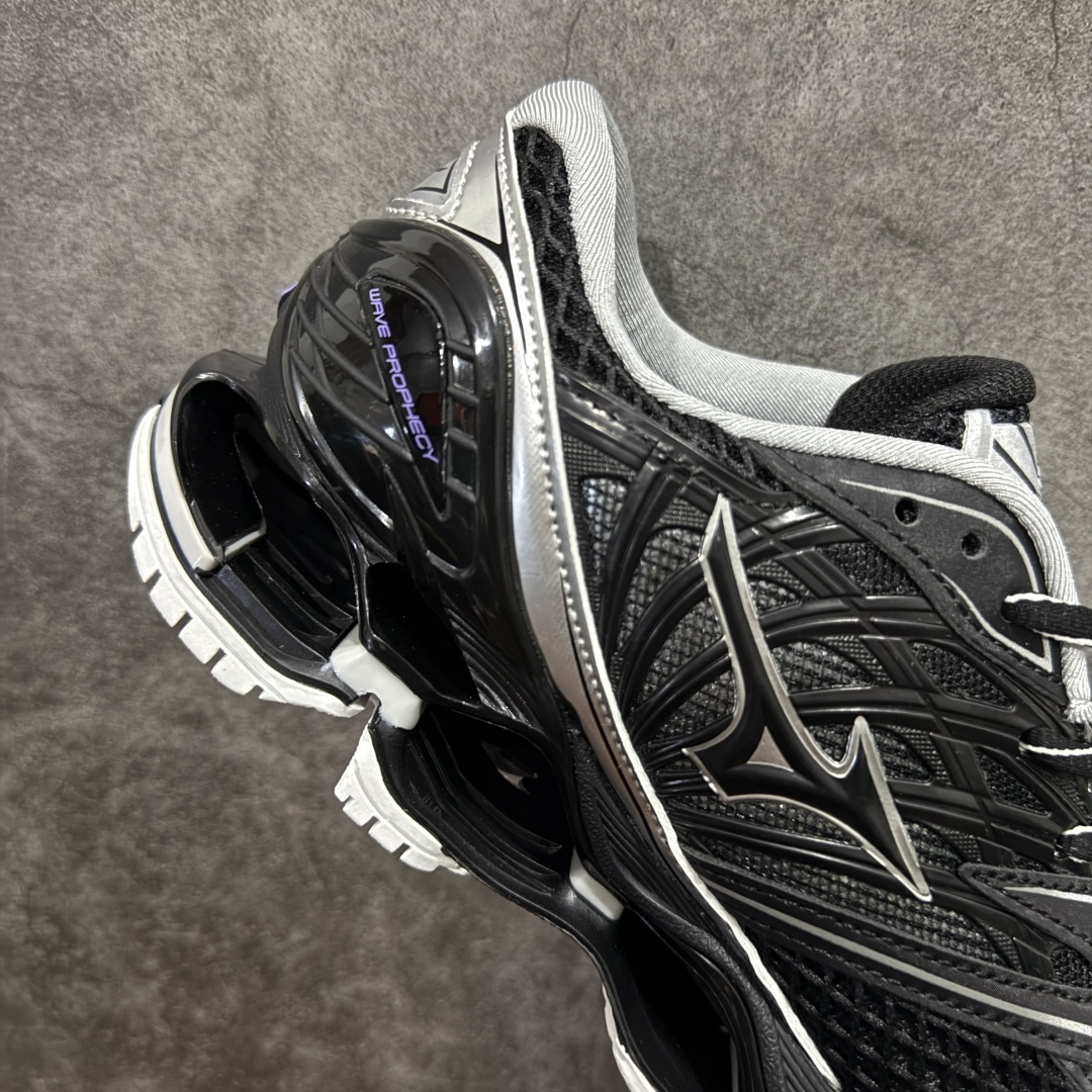 图片[7]-【纯原版】Mizuno 美津侬 WAVE PROPHECY 14S 复古时尚休闲舒适运动跑步鞋 美津浓WAVE机械缓震 可以说是机械缓震跑鞋科技的翘楚有着非凡的适应性，有着充分而持久的缓震能力和轻量化设计，是一双可以陪伴我们日常训练甚至是半马比赛的跑鞋，无论是“跑步初哥”还是“精英老鸟”，只要不是比较夸张的大体重人群，都可以穿着WAVE RIDER 来跑步。如果你不知道跑步穿什么鞋，不知道给别人推荐什么鞋，那么选“美津浓 ” 尺码：36-45-选品中心