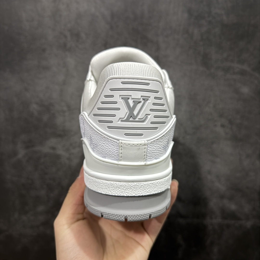 图片[4]-【PK纯原版】Louis Vuitton 路易威登 LV Trainer 低帮休闲板鞋 同步官方2025最新原版包装 海淘代购同渠道品质 高端零售 外贸充正专供 原版购入开发 ZP级全套包装 完美楦型 正确卡色 大底TPU 质感媲美原版 细节与原版一致 请注意区分市面通货材 尺码：39 40 41 42 43 44 45 46-选品中心