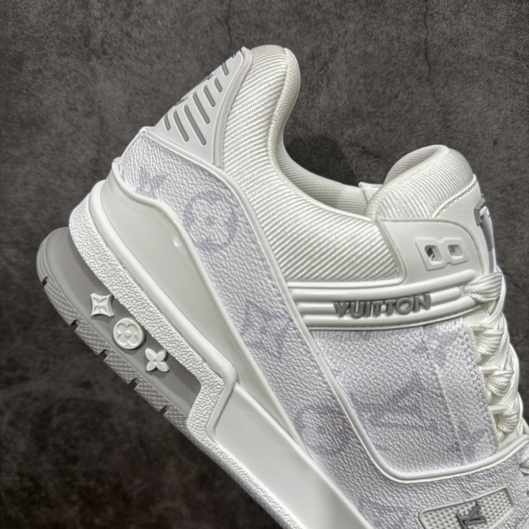 图片[7]-【PK纯原版】Louis Vuitton 路易威登 LV Trainer 低帮休闲板鞋 同步官方2025最新原版包装 海淘代购同渠道品质 高端零售 外贸充正专供 原版购入开发 ZP级全套包装 完美楦型 正确卡色 大底TPU 质感媲美原版 细节与原版一致 请注意区分市面通货材 尺码：39 40 41 42 43 44 45 46-选品中心
