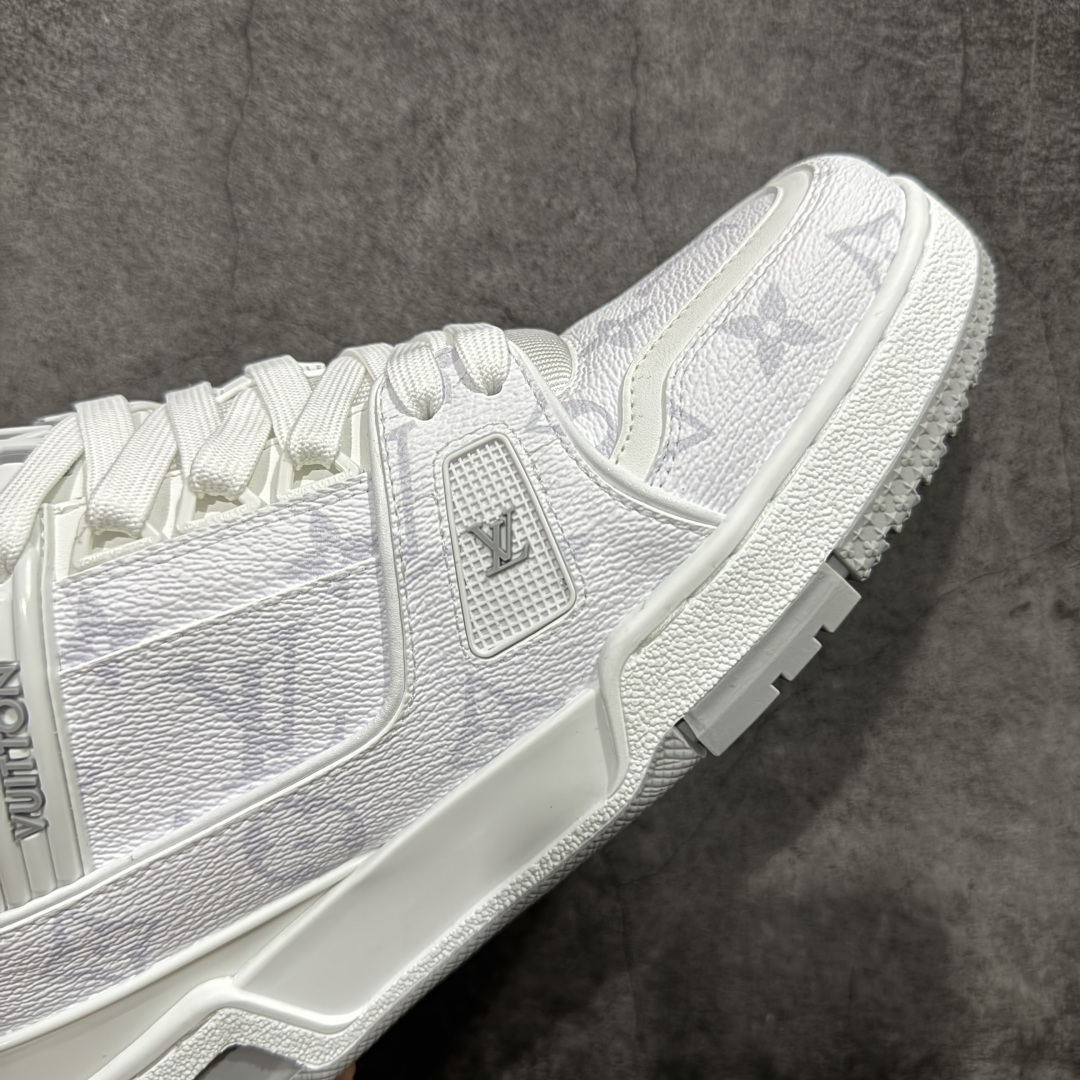图片[6]-【PK纯原版】Louis Vuitton 路易威登 LV Trainer 低帮休闲板鞋 同步官方2025最新原版包装 海淘代购同渠道品质 高端零售 外贸充正专供 原版购入开发 ZP级全套包装 完美楦型 正确卡色 大底TPU 质感媲美原版 细节与原版一致 请注意区分市面通货材 尺码：39 40 41 42 43 44 45 46-选品中心