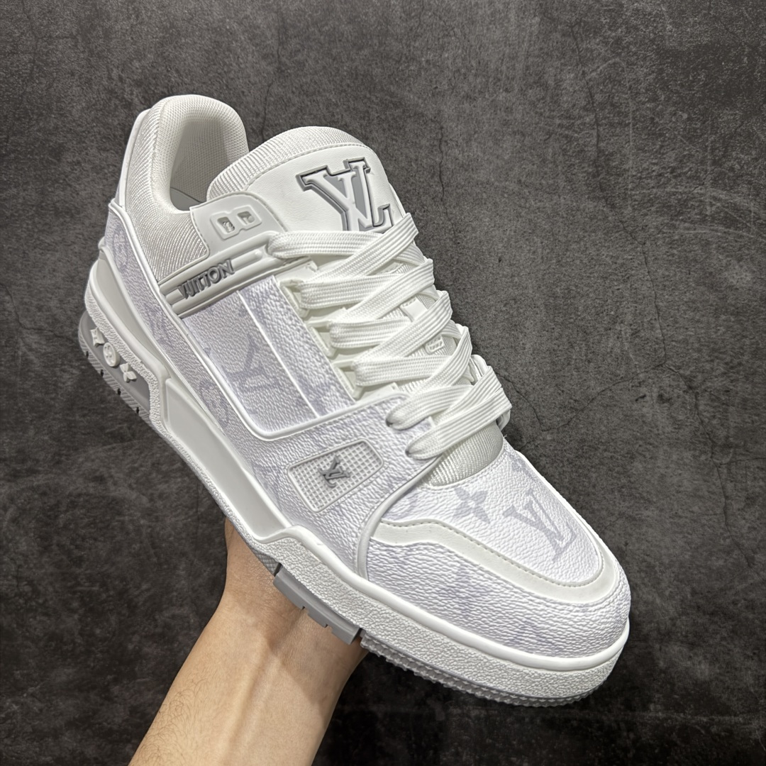 图片[3]-【PK纯原版】Louis Vuitton 路易威登 LV Trainer 低帮休闲板鞋 同步官方2025最新原版包装 海淘代购同渠道品质 高端零售 外贸充正专供 原版购入开发 ZP级全套包装 完美楦型 正确卡色 大底TPU 质感媲美原版 细节与原版一致 请注意区分市面通货材 尺码：39 40 41 42 43 44 45 46-选品中心